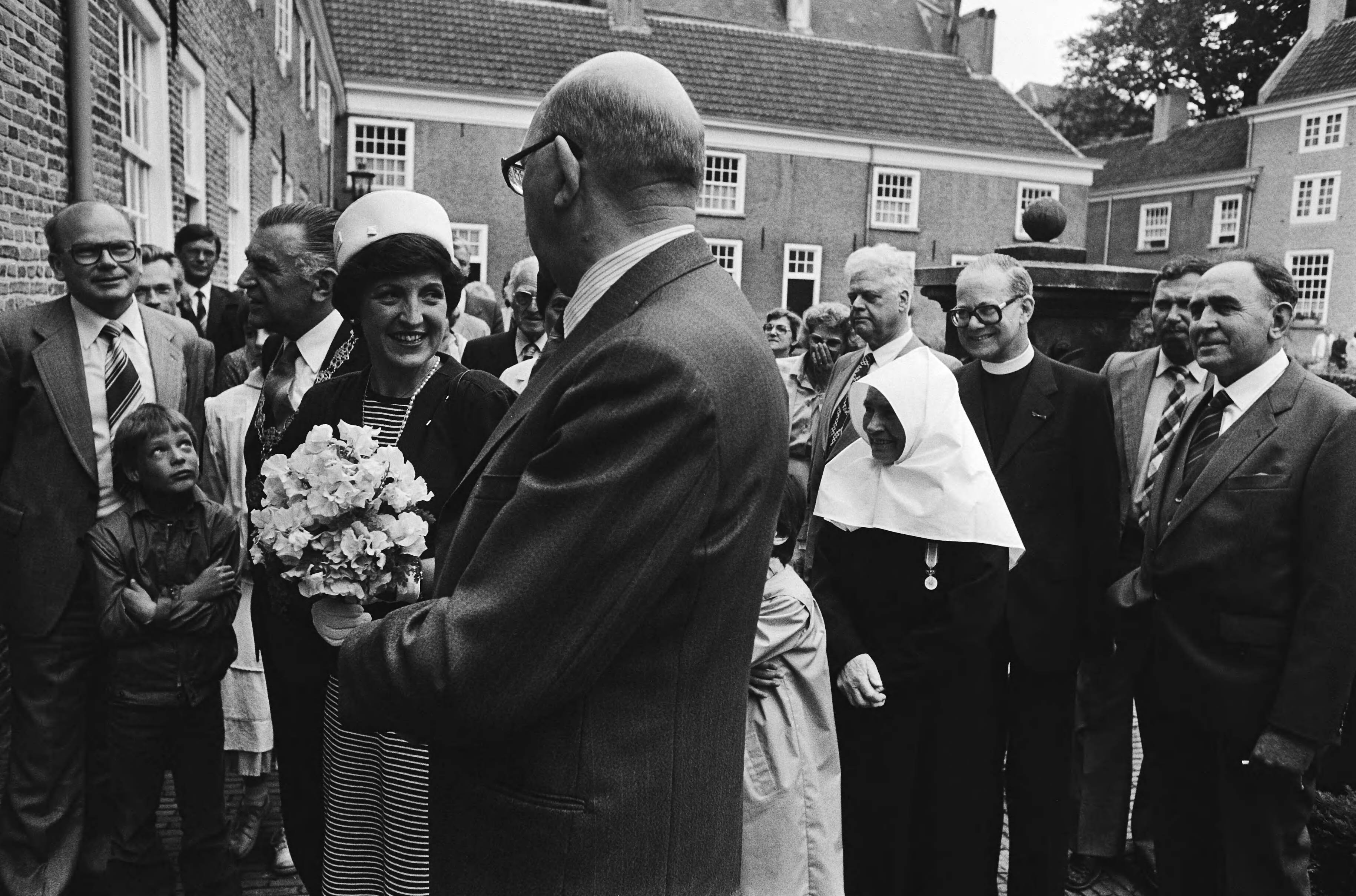 Fotocollectie Anefo — Pr. Margriet woont feestelijkheden bij tgv de voltooiing van de restauratie van het Begijnhof in Breda; diversen — Foto: Bogaerts, Rob / Anefo. Licentie: Set B: Rechtenvrij / Publiek Domein. Bron: Nationaal Archief. http://hdl.handle.net/10648/ace1bffe-d0b4-102d-bcf8-003048976d84