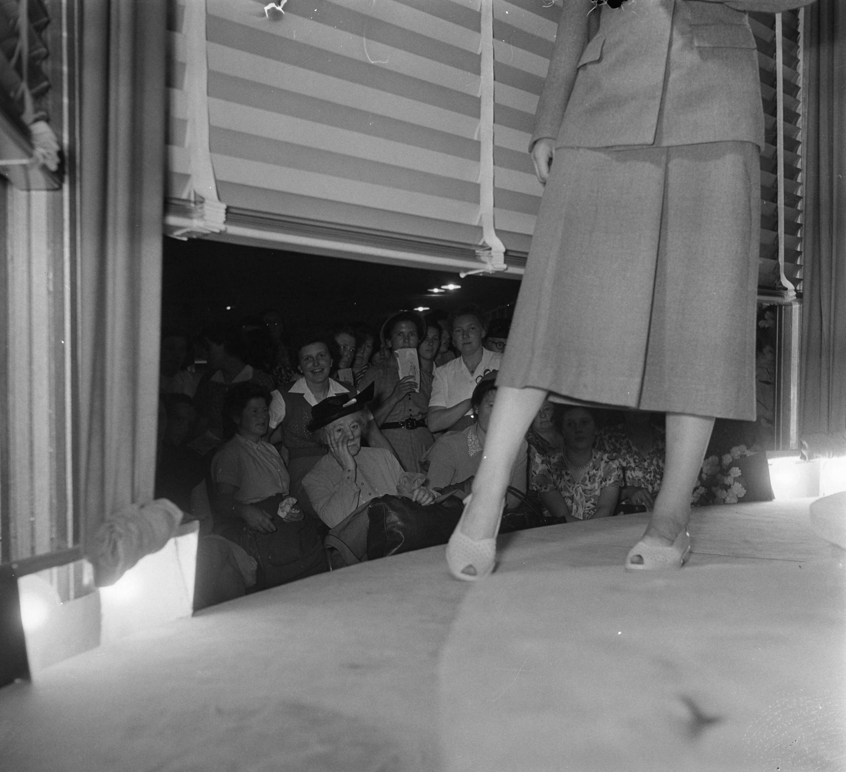 Landbouwtentoonstelling Utrecht (1952) — Landbouwtentoonstelling Utrecht. Demonstratie Hoogenbosch — Foto: Noske, J.D. / Anefo. Licentie: Set B: Rechtenvrij / Publiek Domein. Bron: Nationaal Archief. http://hdl.handle.net/10648/a8f91446-d0b4-102d-bcf8-003048976d84