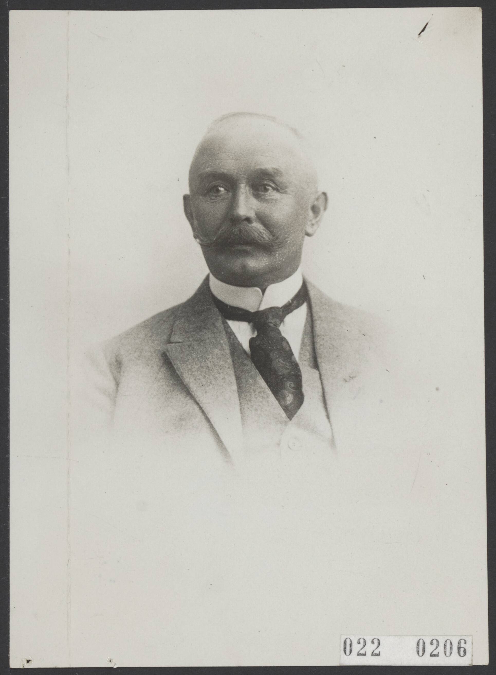 Fotocollectie Elsevier Binnenland — G. van Wageningen, burgemeester van Roden — Foto: Fotopersbureau "Holland". Licentie: Set B: Rechtenvrij / Publiek Domein. Bron: Nationaal Archief. http://hdl.handle.net/10648/add167f2-d0b4-102d-bcf8-003048976d84
