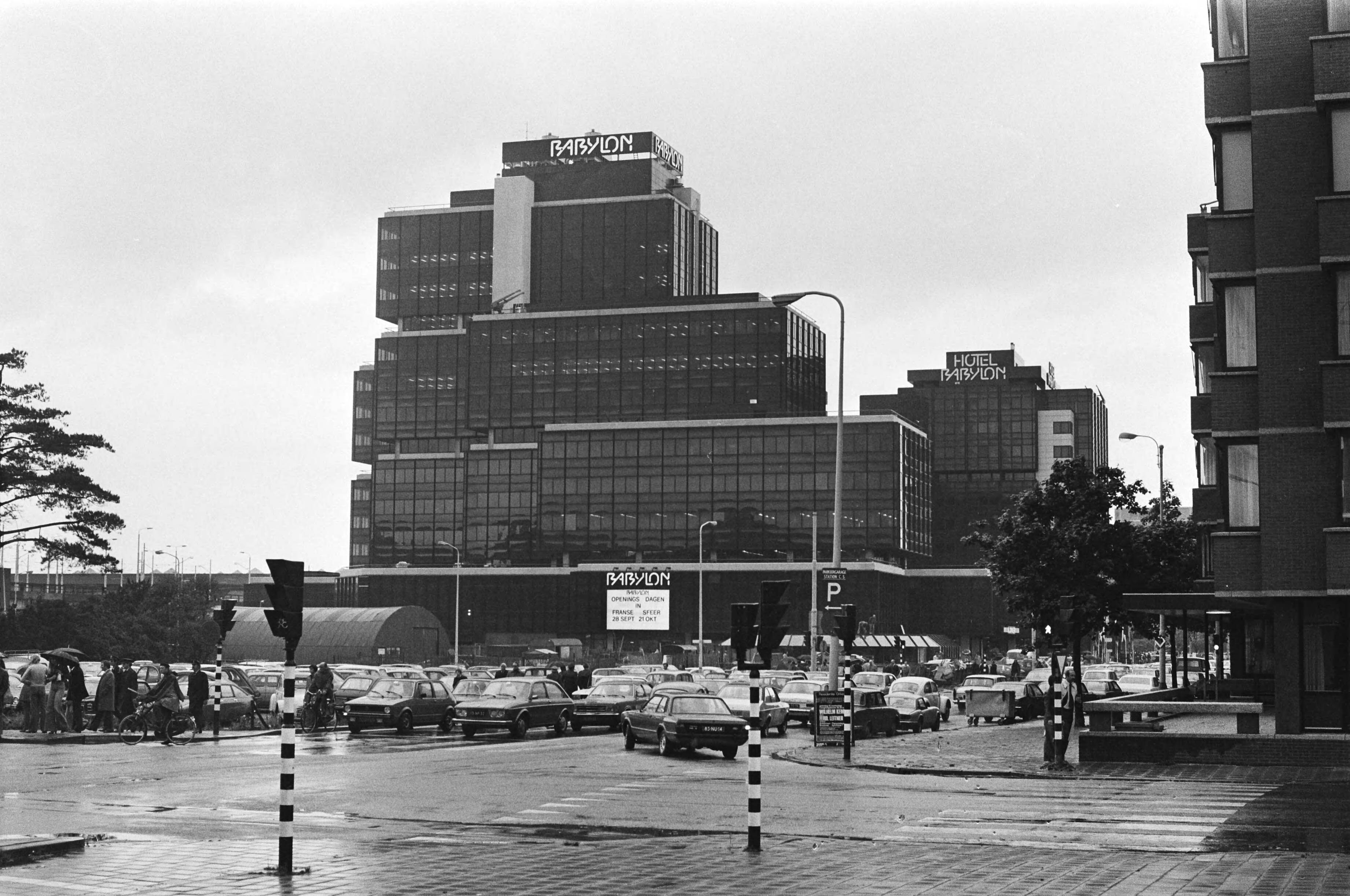 Fotocollectie Anefo — Complex Babylon in Den Haag ; exterieur — Foto: Suyk, Koen / Anefo. Licentie: Set B: Rechtenvrij / Publiek Domein. Bron: Nationaal Archief. http://hdl.handle.net/10648/acbca37c-d0b4-102d-bcf8-003048976d84
