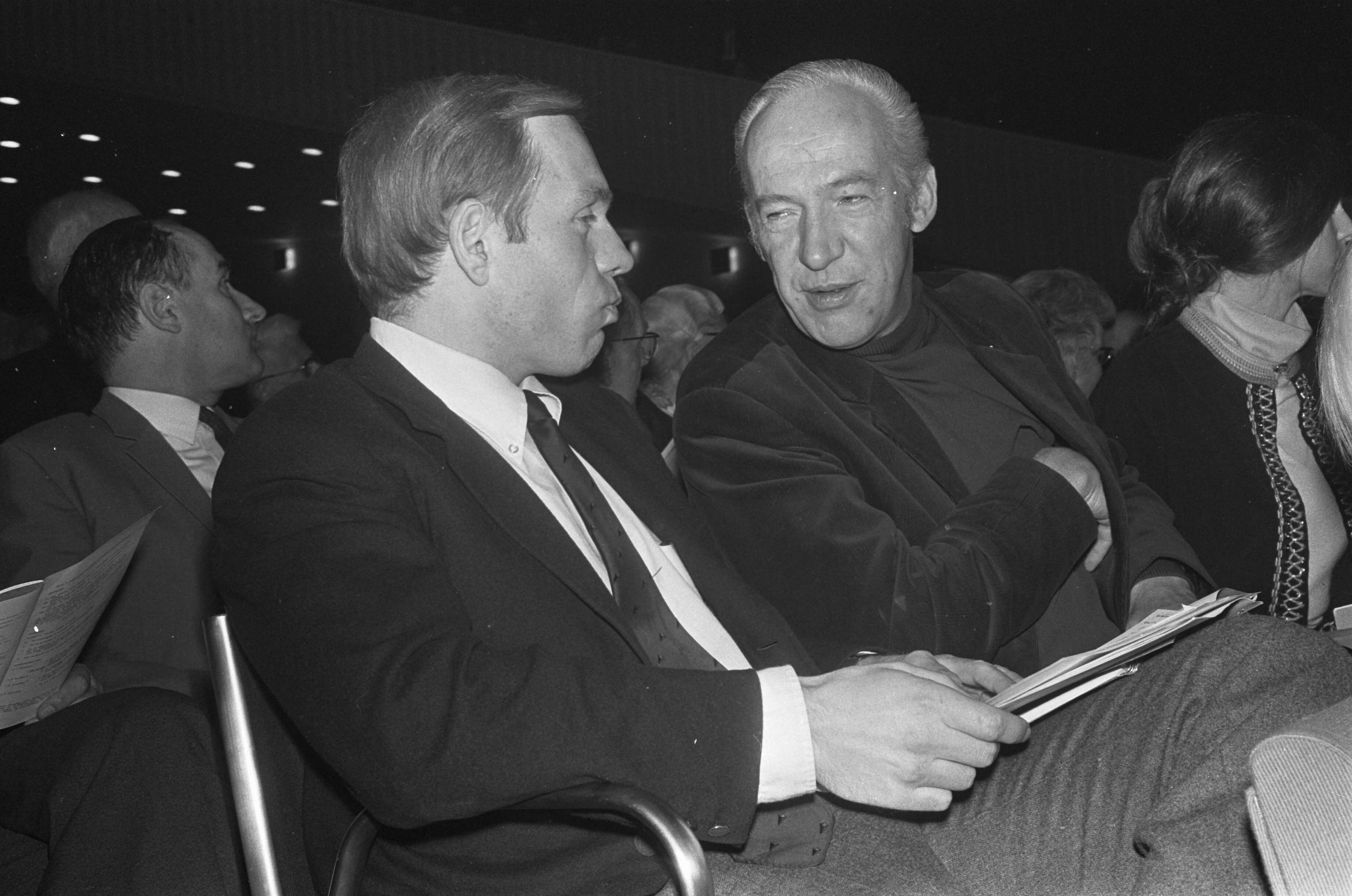 Fotocollectie Anefo — Algemene ledenvergadering van de VPRO in Congresgebouw Den Haag Frans de Smit (links) en Gijs Stappershoef — Foto: Koch, Eric / Anefo. Licentie: Set B: Rechtenvrij / Publiek Domein. Bron: Nationaal Archief. http://hdl.handle.net/10648/ab58071a-d0b4-102d-bcf8-003048976d84