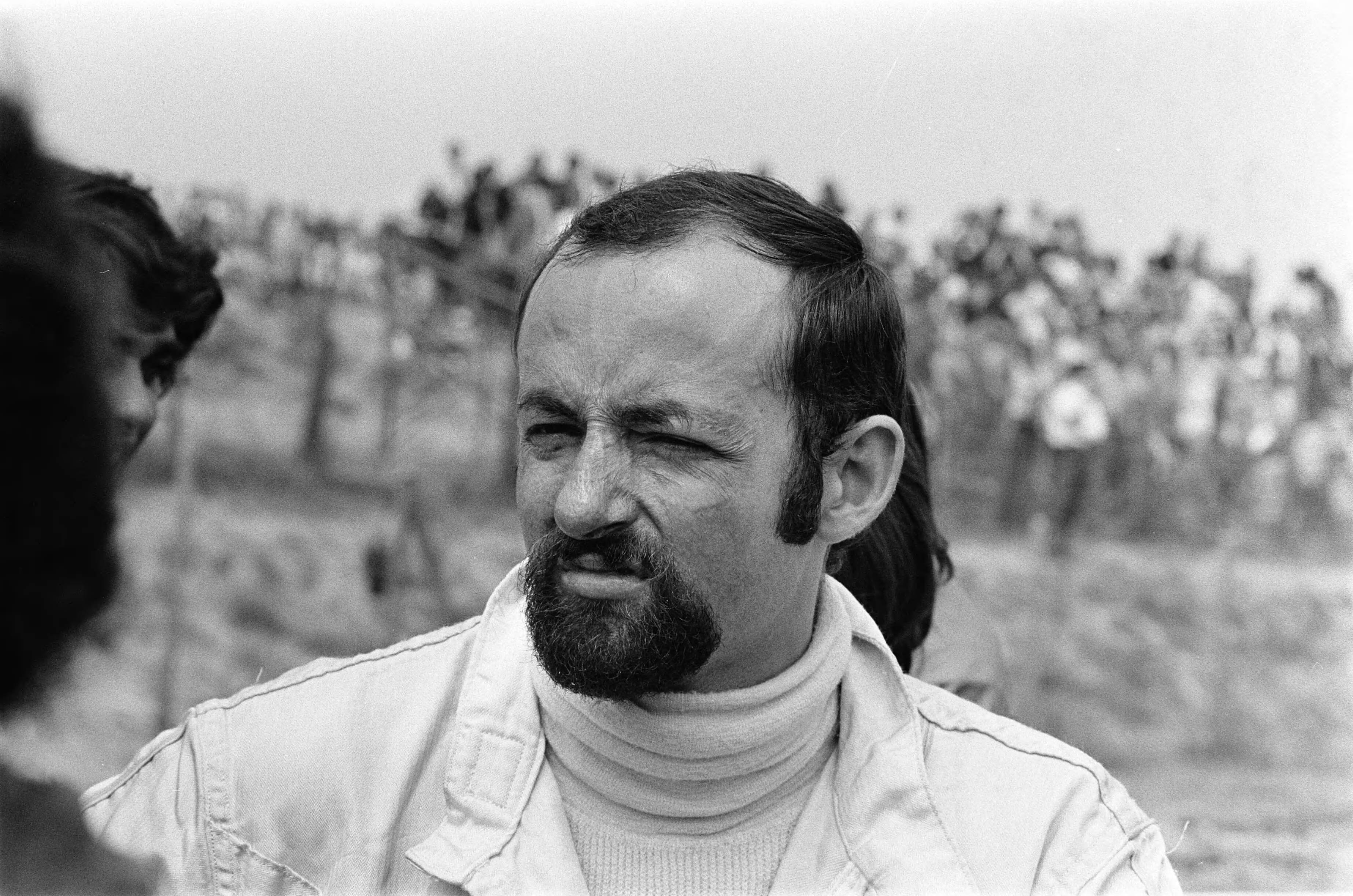 Grand Prix Zandvoort 1970 — Grand Prix 1970 van Nederland voor Formule I wagens , Zandvoort; Henri Pescarolo — Foto: Evers, Joost / Anefo. Licentie: Set B: Rechtenvrij / Publiek Domein. Bron: Nationaal Archief. http://hdl.handle.net/10648/ab9a4418-d0b4-102d-bcf8-003048976d84