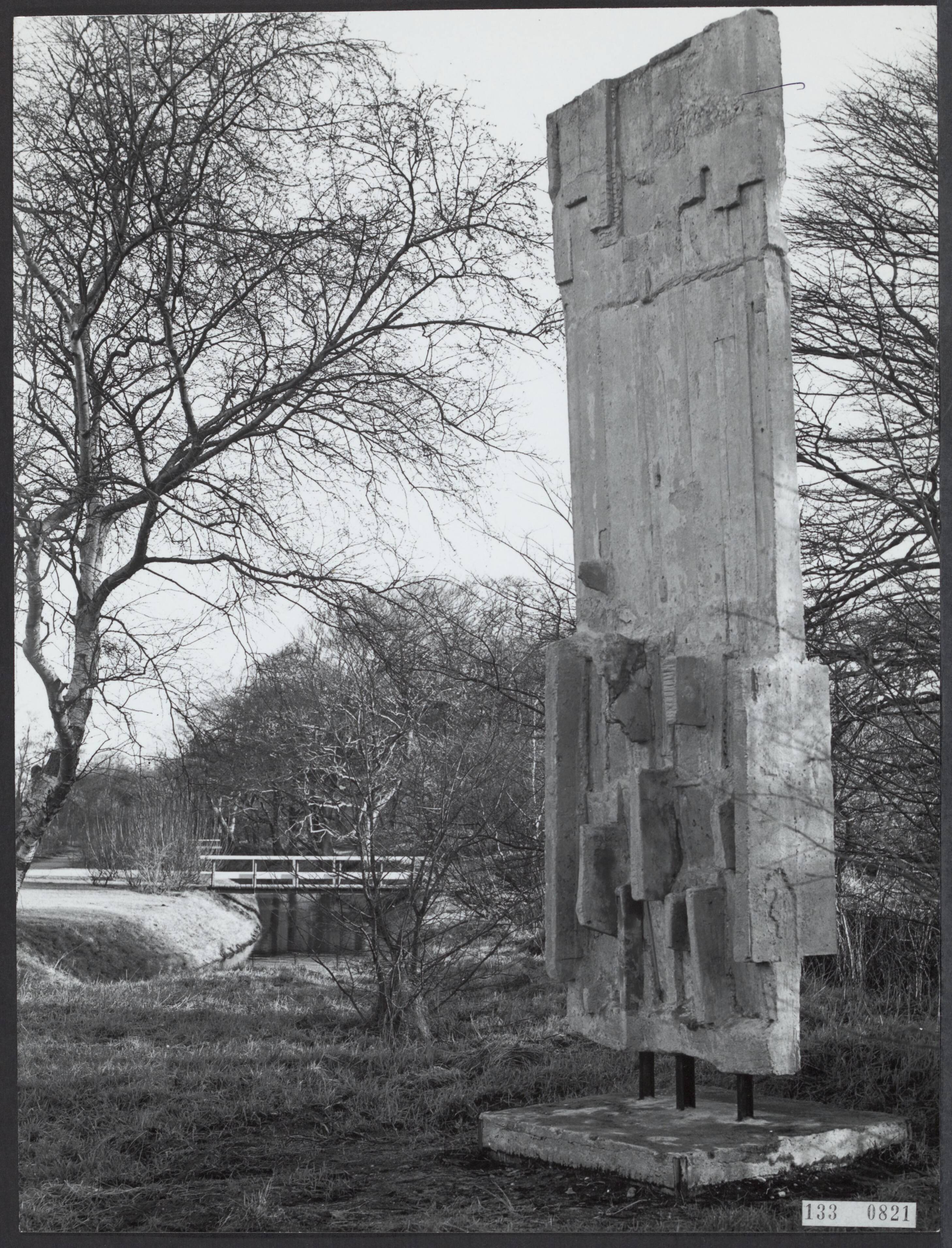 Fotocollectie Rijksvoorlichtingsdienst Eigen — Den Haag. Landgoed Clingendael: plastiek van G.H. Hajek — Foto: Fotodienst Gemeente Den Haag. Licentie: Set B: Rechtenvrij / Publiek Domein. Bron: Nationaal Archief. http://hdl.handle.net/10648/af5aa408-d0b4-102d-bcf8-003048976d84