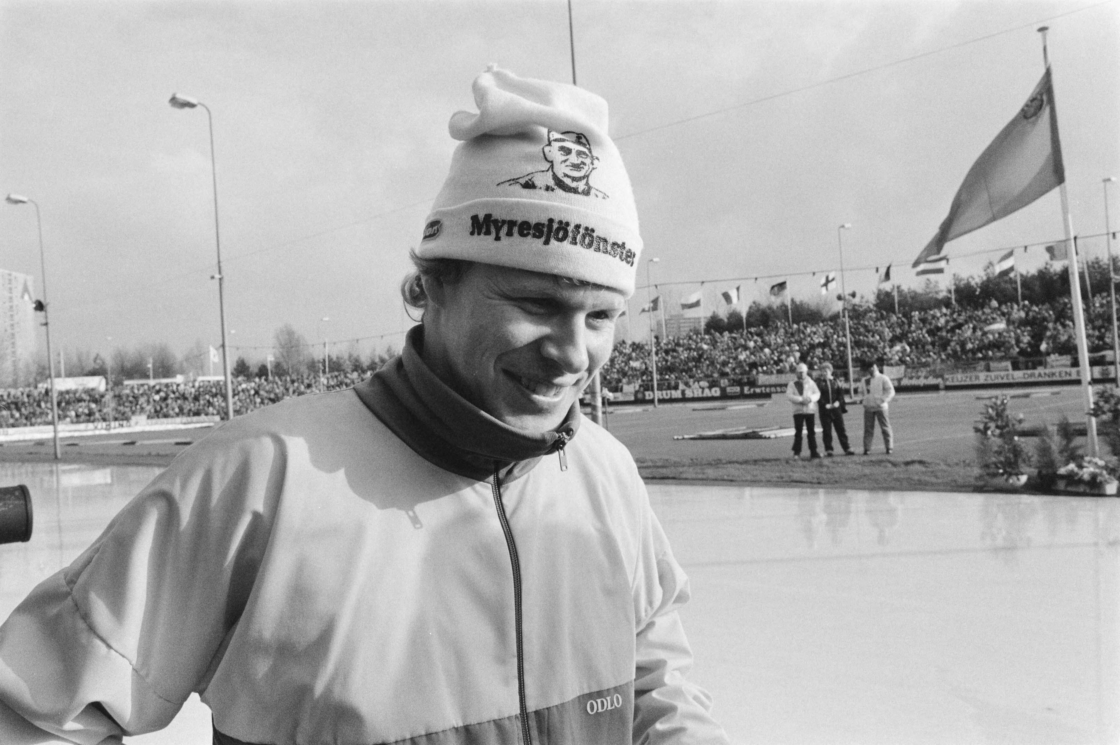 Fotocollectie Anefo — EK schaatsen heren in Den Haag ; Gustafson juichend — Foto: Croes, Rob C. / Anefo. Licentie: Set B: Rechtenvrij / Publiek Domein. Bron: Nationaal Archief. http://hdl.handle.net/10648/ad67dd82-d0b4-102d-bcf8-003048976d84