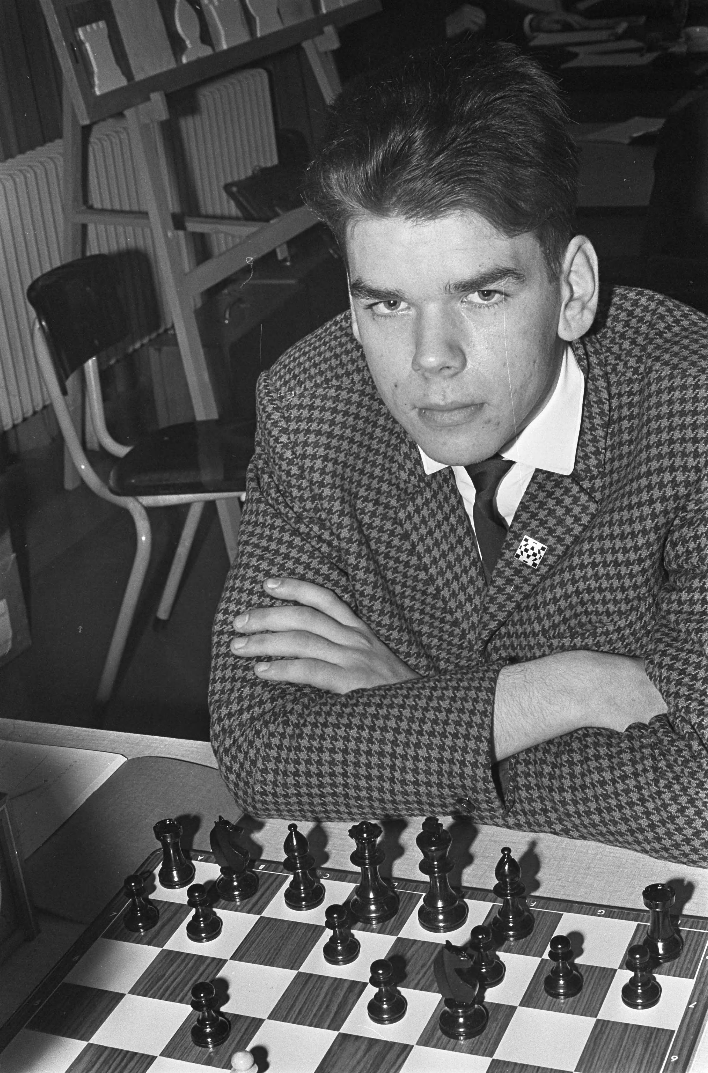 Fotocollectie Anefo — Zesde Niemeyer Jeugdschaaktoernooi te Groningen. Ger Ligterink — Foto: Nijs, Jac. de / Anefo. Licentie: Set B: Rechtenvrij / Publiek Domein. Bron: Nationaal Archief. http://hdl.handle.net/10648/ab30f116-d0b4-102d-bcf8-003048976d84