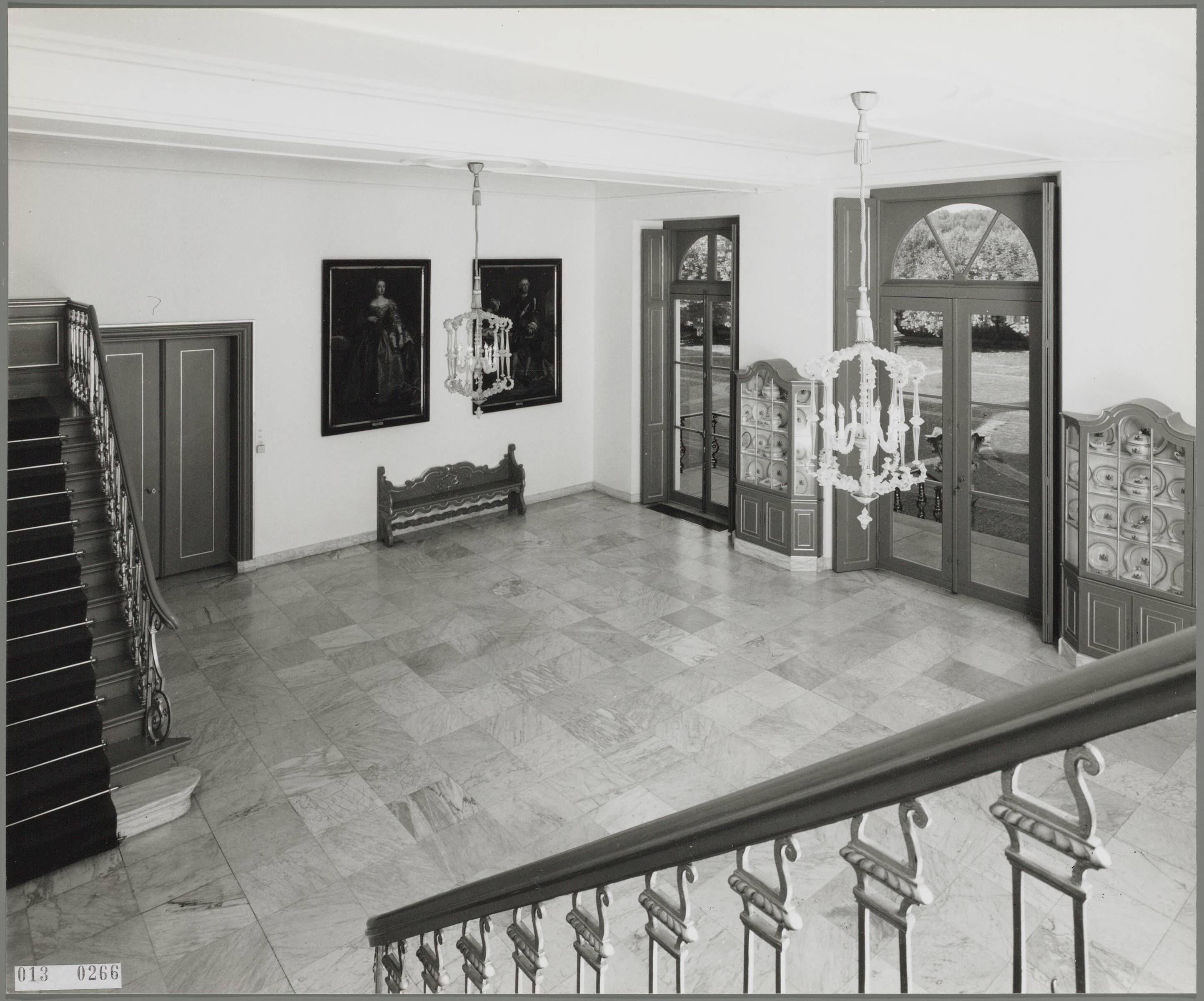 Paleis Huis ten Bosch te Den Haag — Vestibule — Foto: Hofmeester, Bart / RVD. Licentie: Set B: Rechtenvrij / Publiek Domein. Bron: Nationaal Archief. http://hdl.handle.net/10648/afa87cf0-d0b4-102d-bcf8-003048976d84