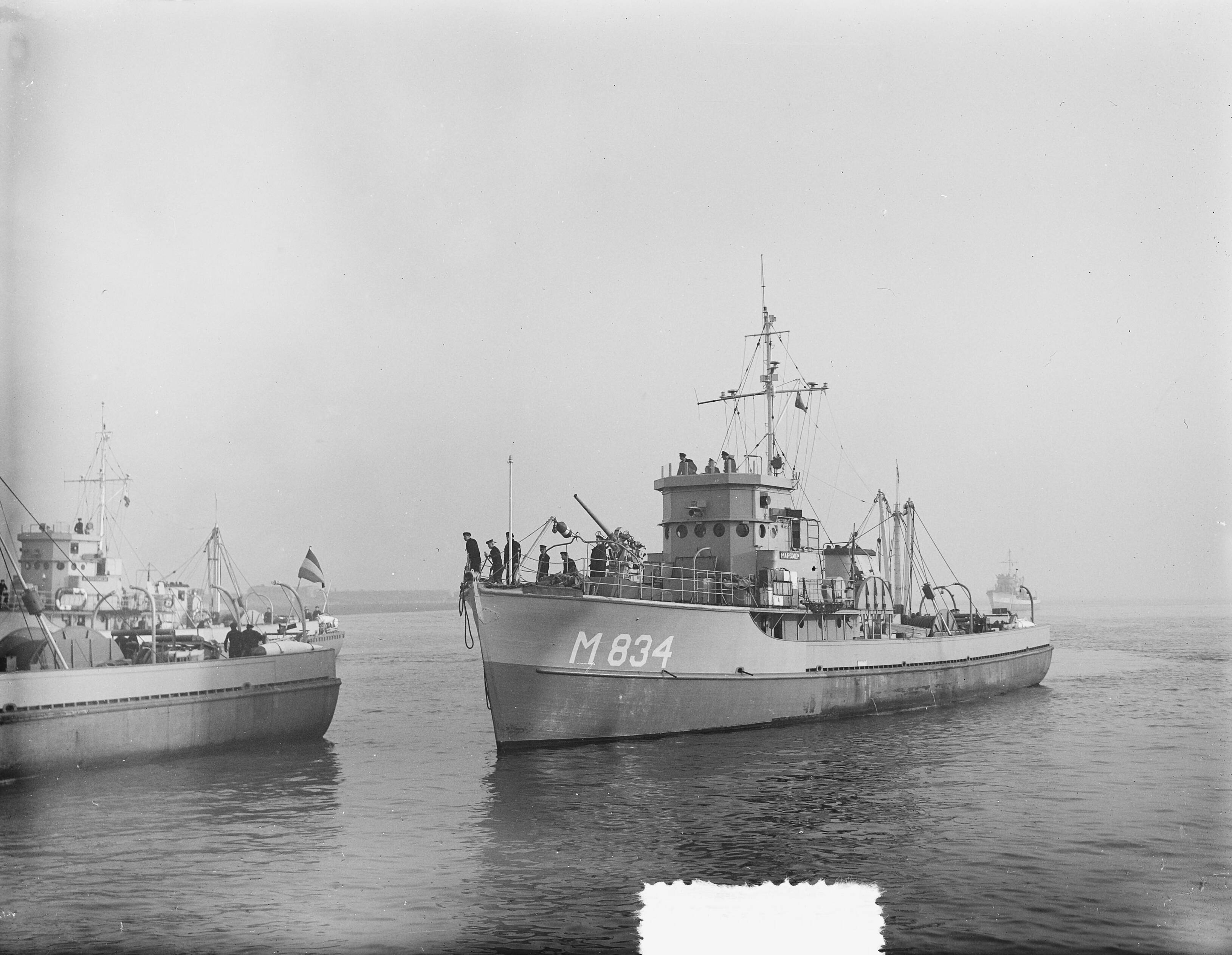 Laatste mijnenveegdag Vlissingen — Foto: Duinen, H. van / Anefo. — Licentie: Set B: Rechtenvrij / Publiek Domein. Bron: Nationaal Archief. http://hdl.handle.net/10648/a8f2e490-d0b4-102d-bcf8-003048976d84
