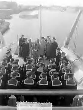 Fotocollectie Anefo — Indienststelling mijnenveger Hr. Ms. "Meppel" bij de Haarlemse Scheepsbouw Maatschappij — Foto: Pot, Harry / Anefo. Licentie: Set B: Rechtenvrij / Publiek Domein. Bron: Nationaal Archief. http://hdl.handle.net/10648/a953650e-d0b4-102d-bcf8-003048976d84