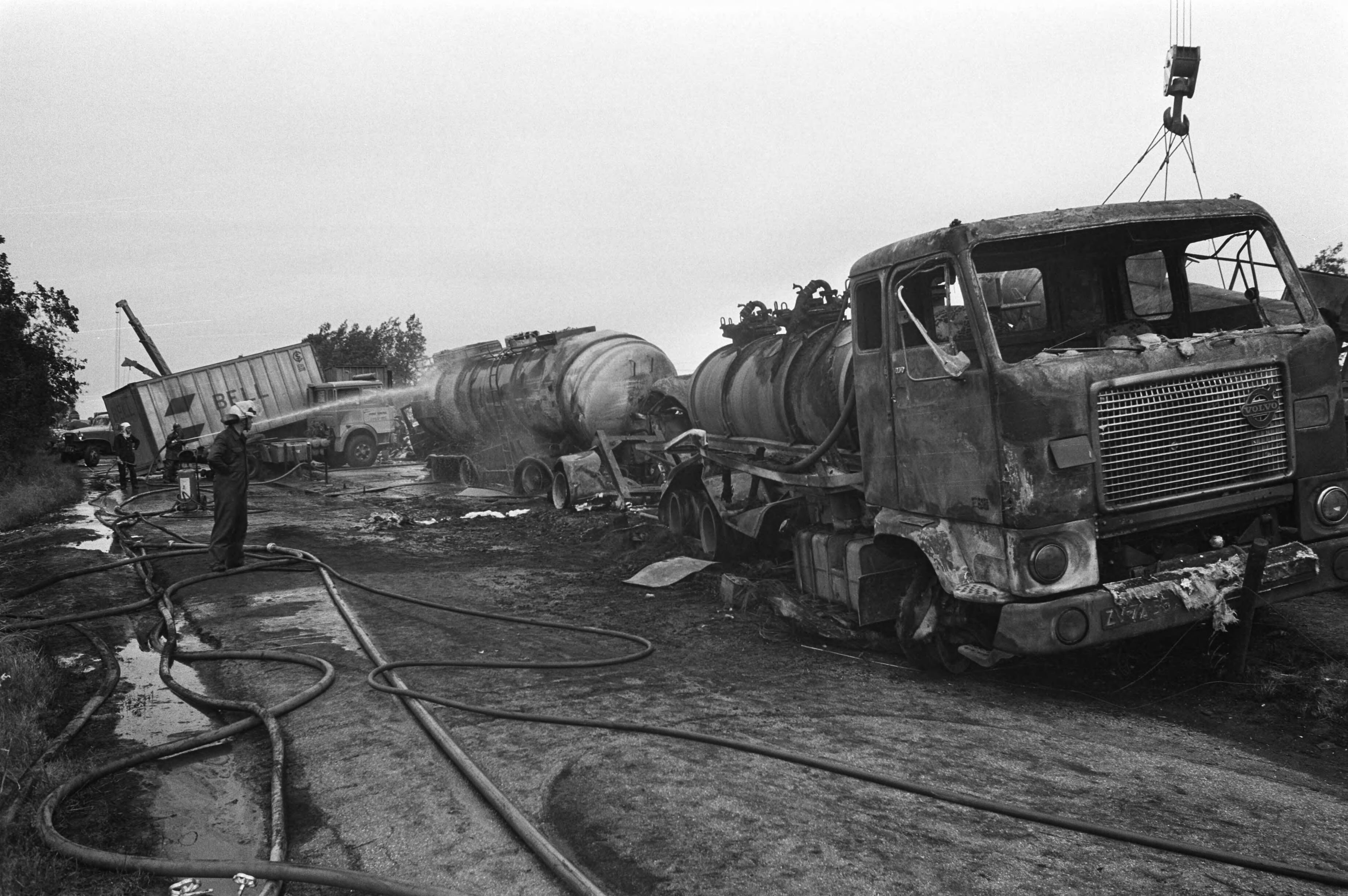 Fotocollectie Anefo — Verkeersramp (13 doden) op weg Rotterdam naar Breda bij Prinsenbeek, overzicht van de ravage — Foto: Mieremet, Rob / Anefo. Licentie: Set B: Rechtenvrij / Publiek Domein. Bron: Nationaal Archief. http://hdl.handle.net/10648/abf387e4-d0b4-102d-bcf8-003048976d84