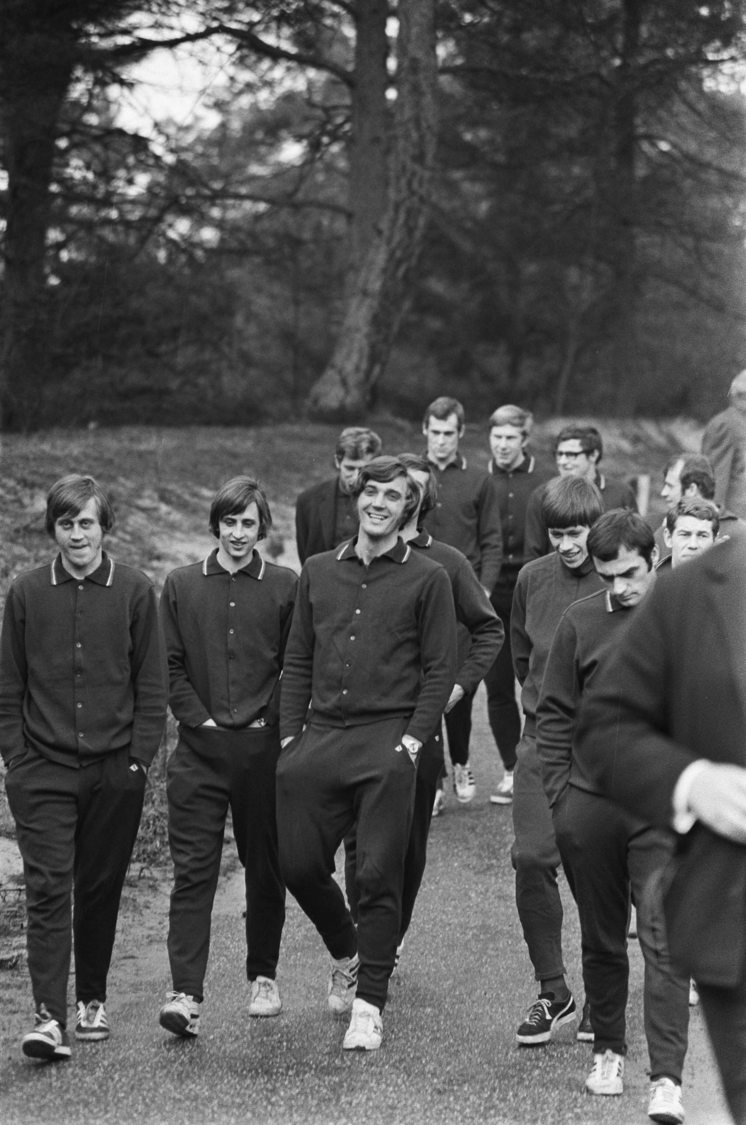 Fotocollectie Anefo — Training Nederlands elftal, dat tegen Engeland zal spelen in KNVB-sportcentrum te Zeist — Foto: Mieremet, Rob / Anefo. Licentie: Set B: Rechtenvrij / Publiek Domein. Bron: Nationaal Archief. http://hdl.handle.net/10648/ab88ab5e-d0b4-102d-bcf8-003048976d84