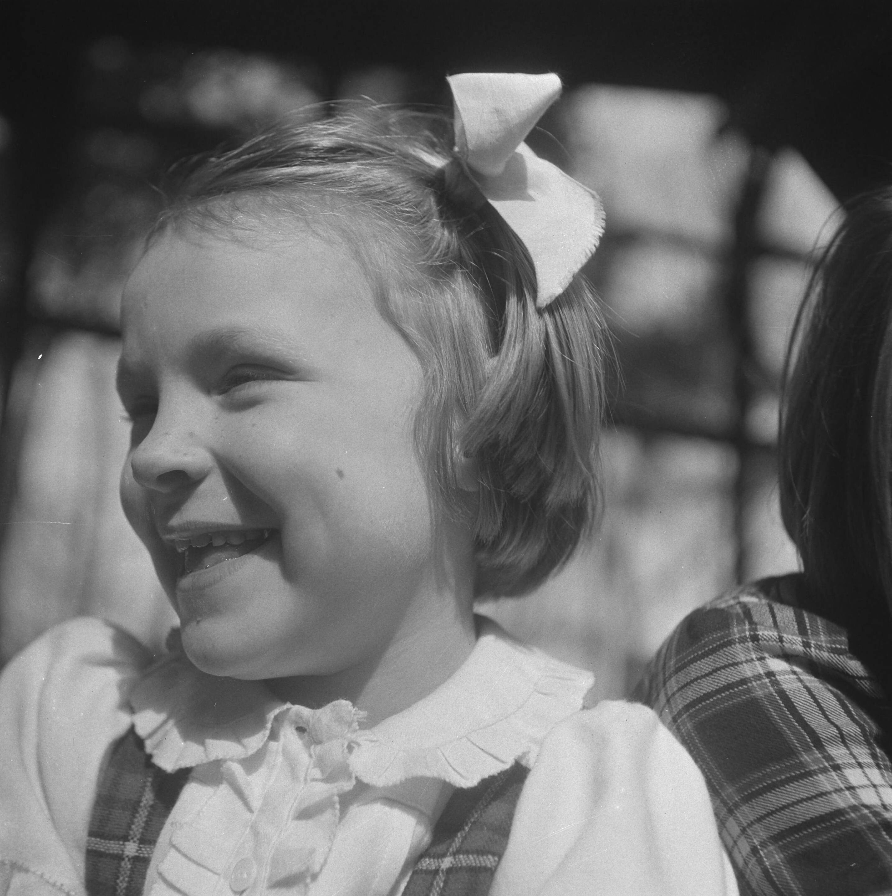 Prinses Beatrix en prinses Irene op de Werkplaats Kindergemeenschap van Kees Boeke te Bilthoven — De Werkplaats Kindergemeenschap van Kees Boeke. Prinses Irene — Foto: Breijer, Charles / Anefo. Licentie: Set B: Rechtenvrij / Publiek Domein. Bron: Nationaal Archief. http://hdl.handle.net/10648/a89aa564-d0b4-102d-bcf8-003048976d84