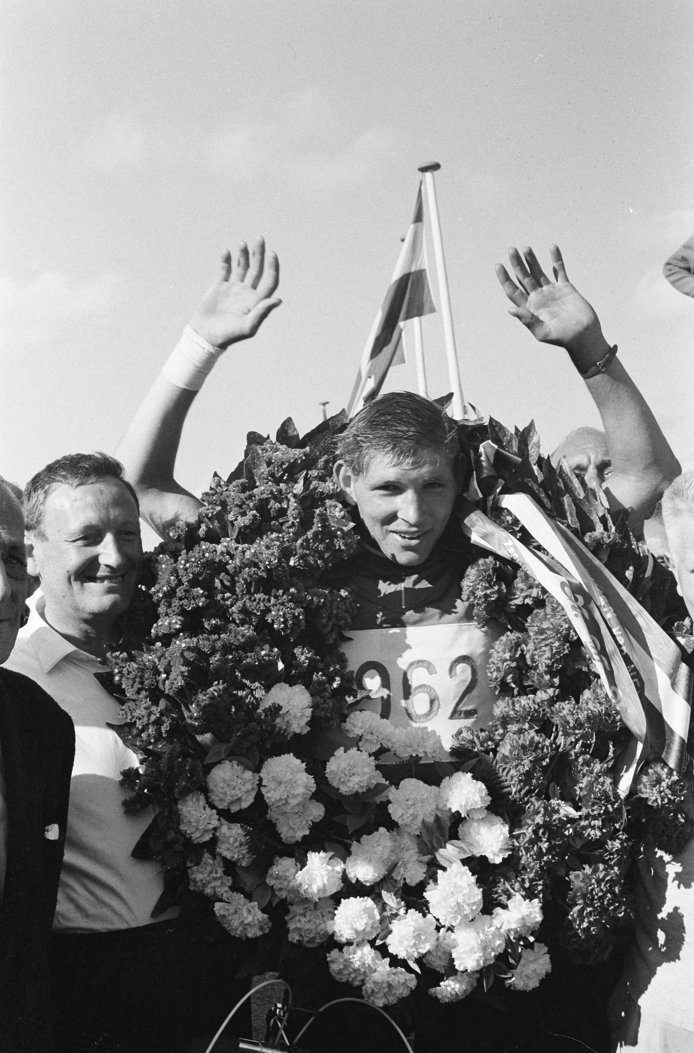 Fotocollectie Anefo — Wielrennen circuit op ZandvoorT — Foto: Pot, Harry / Anefo. Licentie: Set B: Rechtenvrij / Publiek Domein. Bron: Nationaal Archief. http://hdl.handle.net/10648/aa127386-d0b4-102d-bcf8-003048976d84
