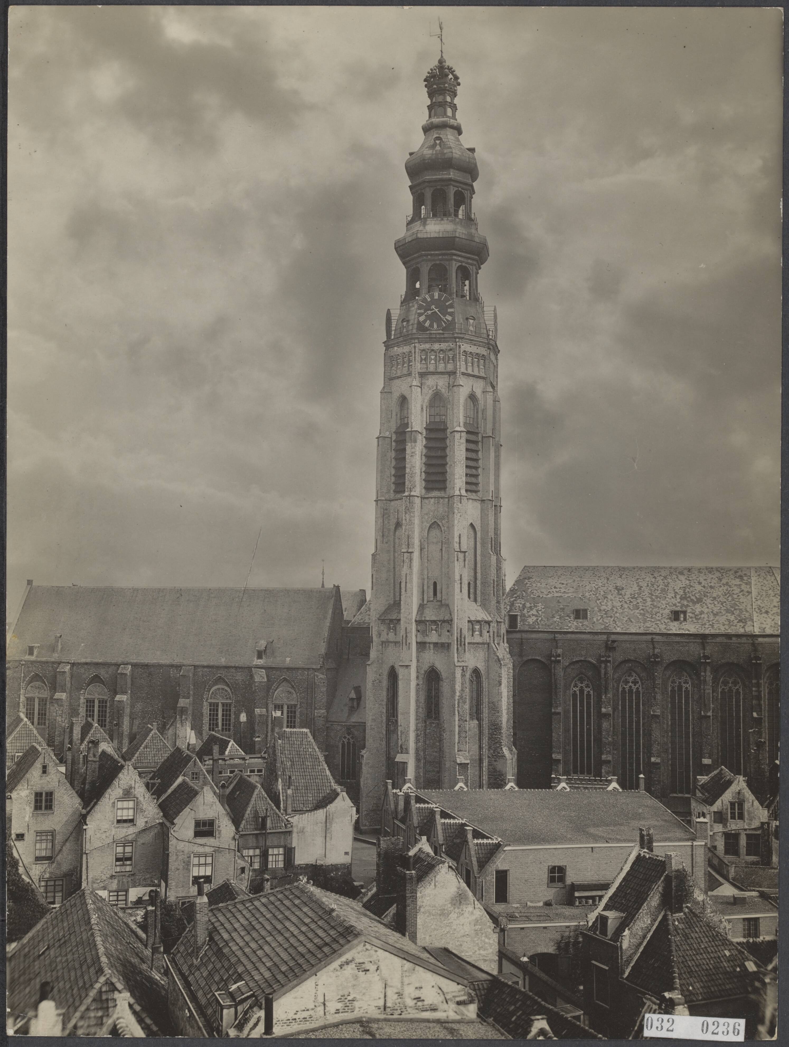 Fotocollectie Elsevier Binnenland — Toren "de lange Jan" in Middelburg — Foto: Favier, Adriaan. Licentie: Set B: Rechtenvrij / Publiek Domein. Bron: Nationaal Archief. http://hdl.handle.net/10648/ade3d748-d0b4-102d-bcf8-003048976d84