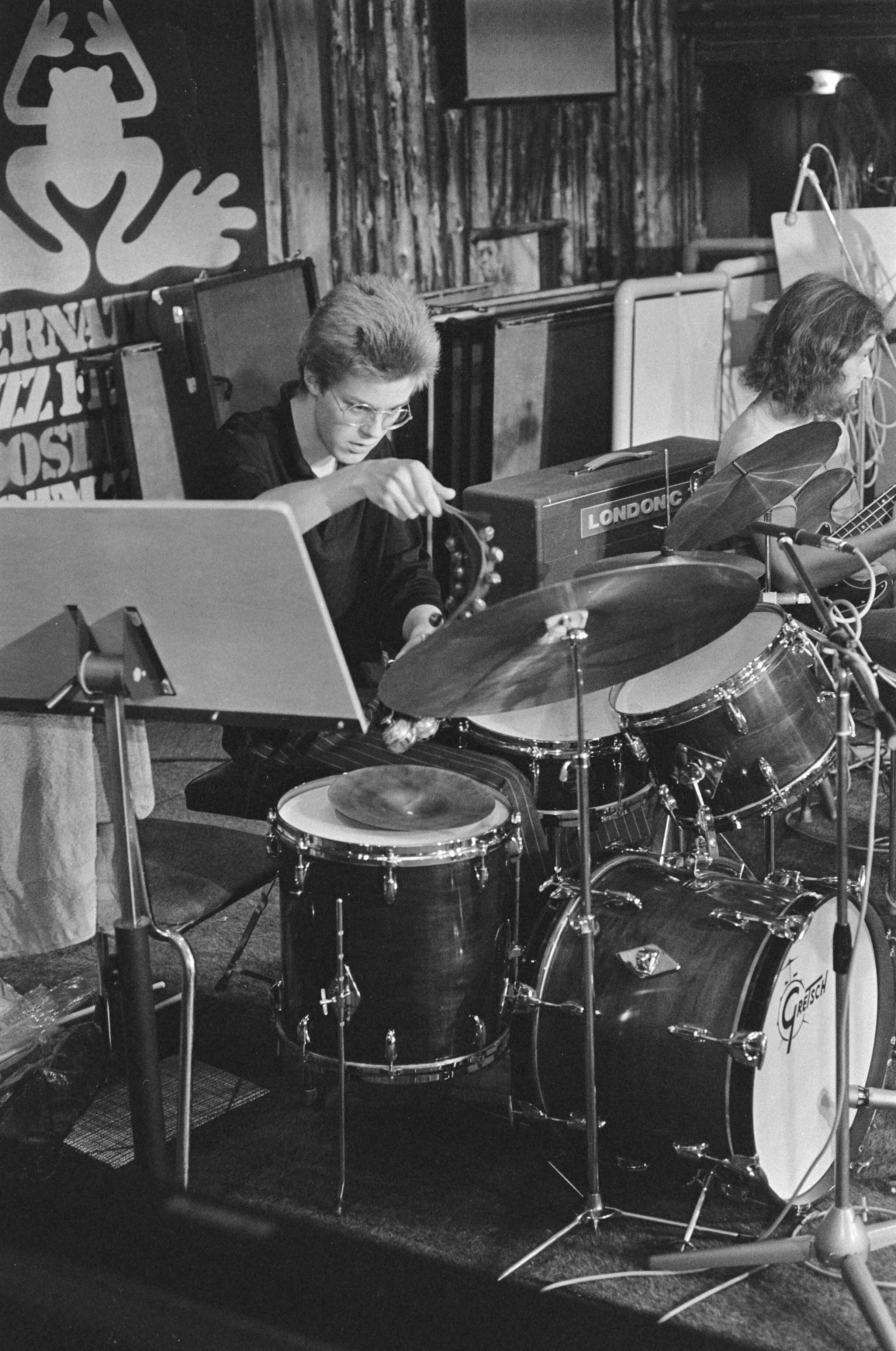 Fotocollectie Anefo — Finale Internationaal Jazz Festival Loosdrecht, winnend kwartet "Jurre Haanstra Kwartet" in actie — Foto: Punt, W. / Anefo. Licentie: Set B: Rechtenvrij / Publiek Domein. Bron: Nationaal Archief. http://hdl.handle.net/10648/abc9204e-d0b4-102d-bcf8-003048976d84