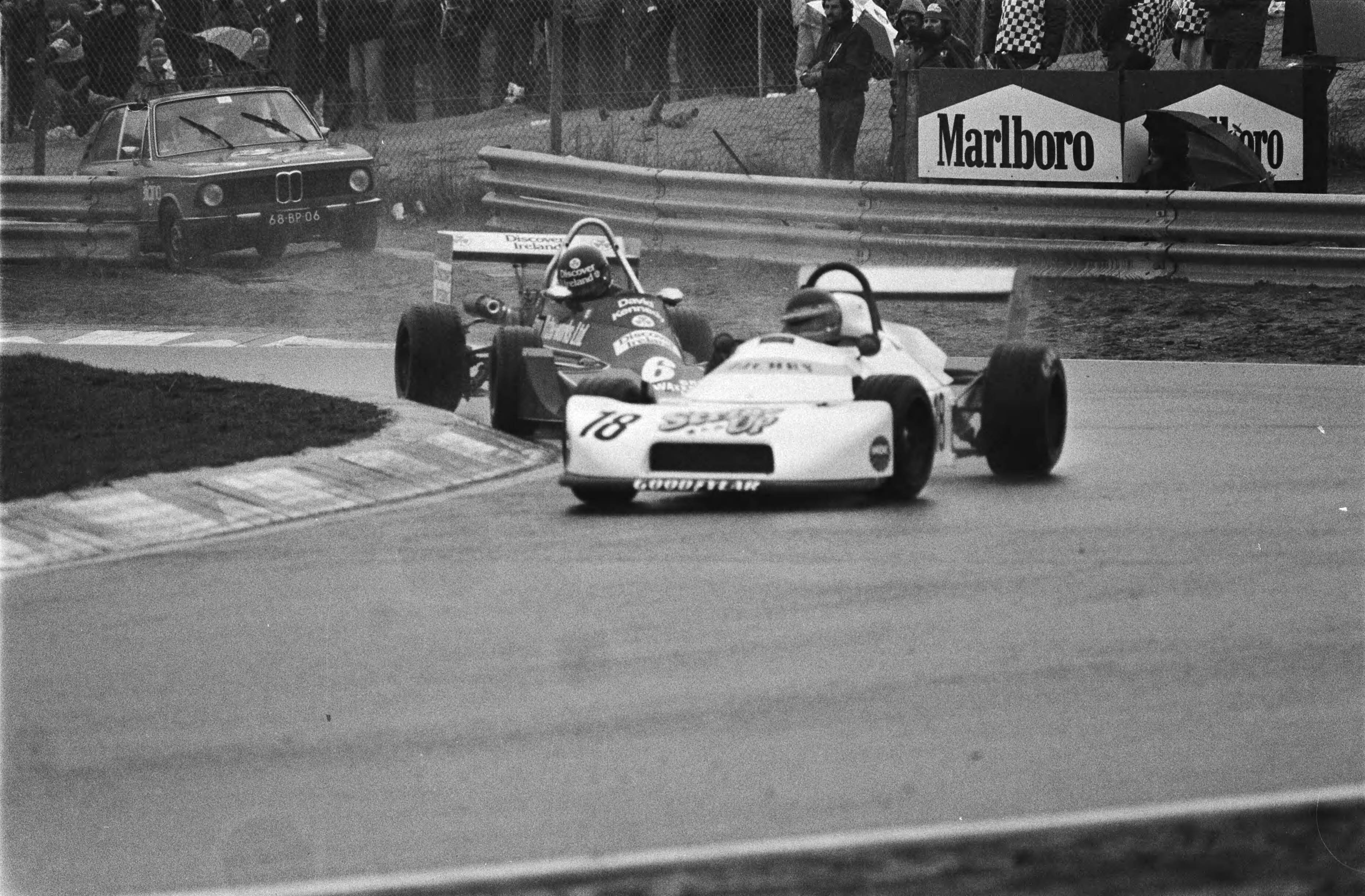 Fotocollectie Anefo — Paasraces Zandvoort; Jan Lammers werd eerste formule 3 race — Foto: Suyk, Koen / Anefo. Licentie: Set B: Rechtenvrij / Publiek Domein. Bron: Nationaal Archief. http://hdl.handle.net/10648/acaf59d8-d0b4-102d-bcf8-003048976d84