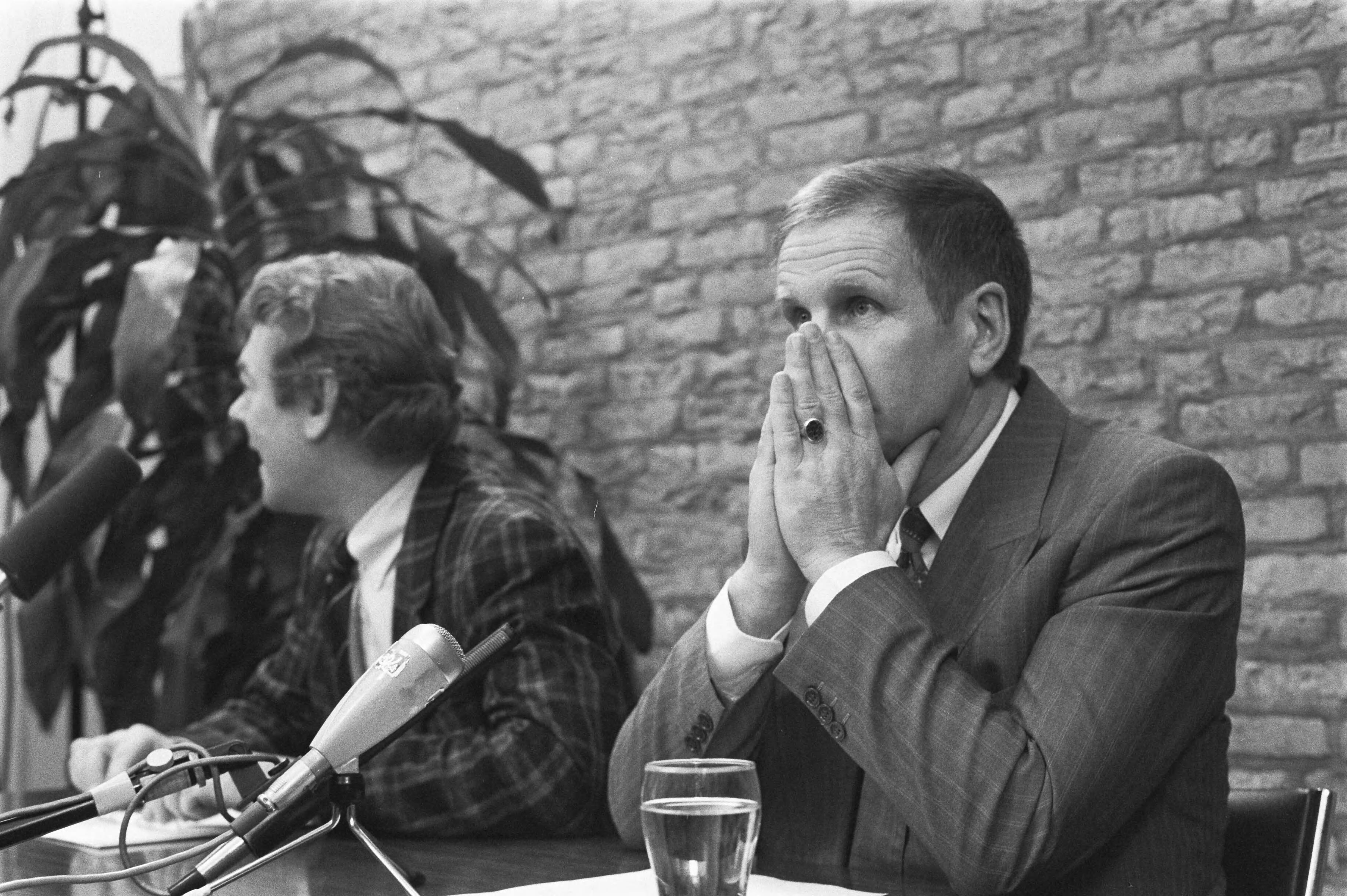 Fotocollectie Anefo — Persconferentie politie en AHOLD in Haarlem in verband met opheffen informatiestop in ontvoeringszaak Gerrit Jan Heijn — Foto: Croes, Rob C. / Anefo. Licentie: Set B: Rechtenvrij / Publiek Domein. Bron: Nationaal Archief. http://hdl.handle.net/10648/ad673094-d0b4-102d-bcf8-003048976d84