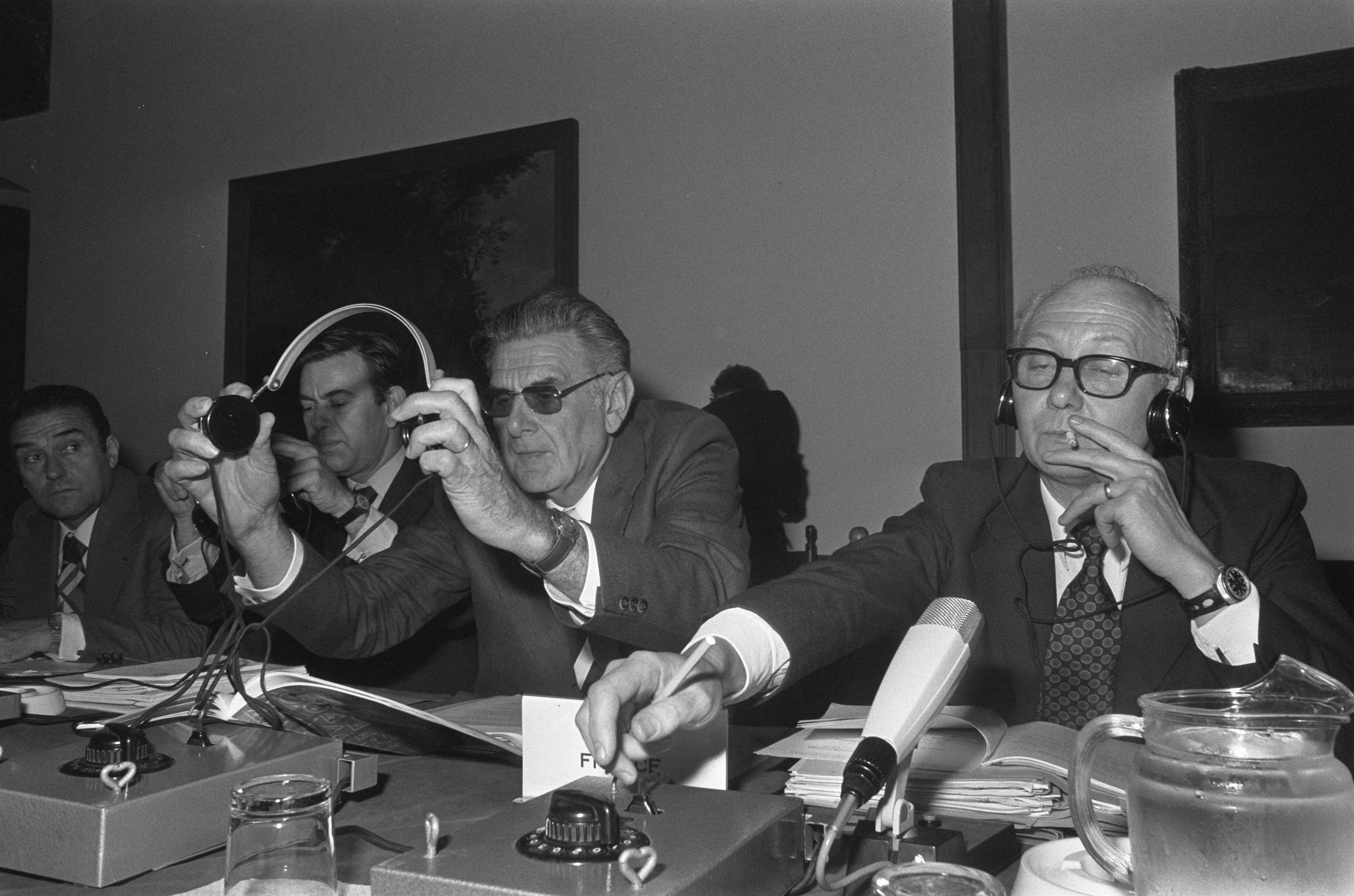 Fotocollectie Anefo — Conferentie Europese ministers van Verkeer in Den Haag — Foto: Mieremet, Rob / Anefo. Licentie: Set B: Rechtenvrij / Publiek Domein. Bron: Nationaal Archief. http://hdl.handle.net/10648/ac2f19e4-d0b4-102d-bcf8-003048976d84
