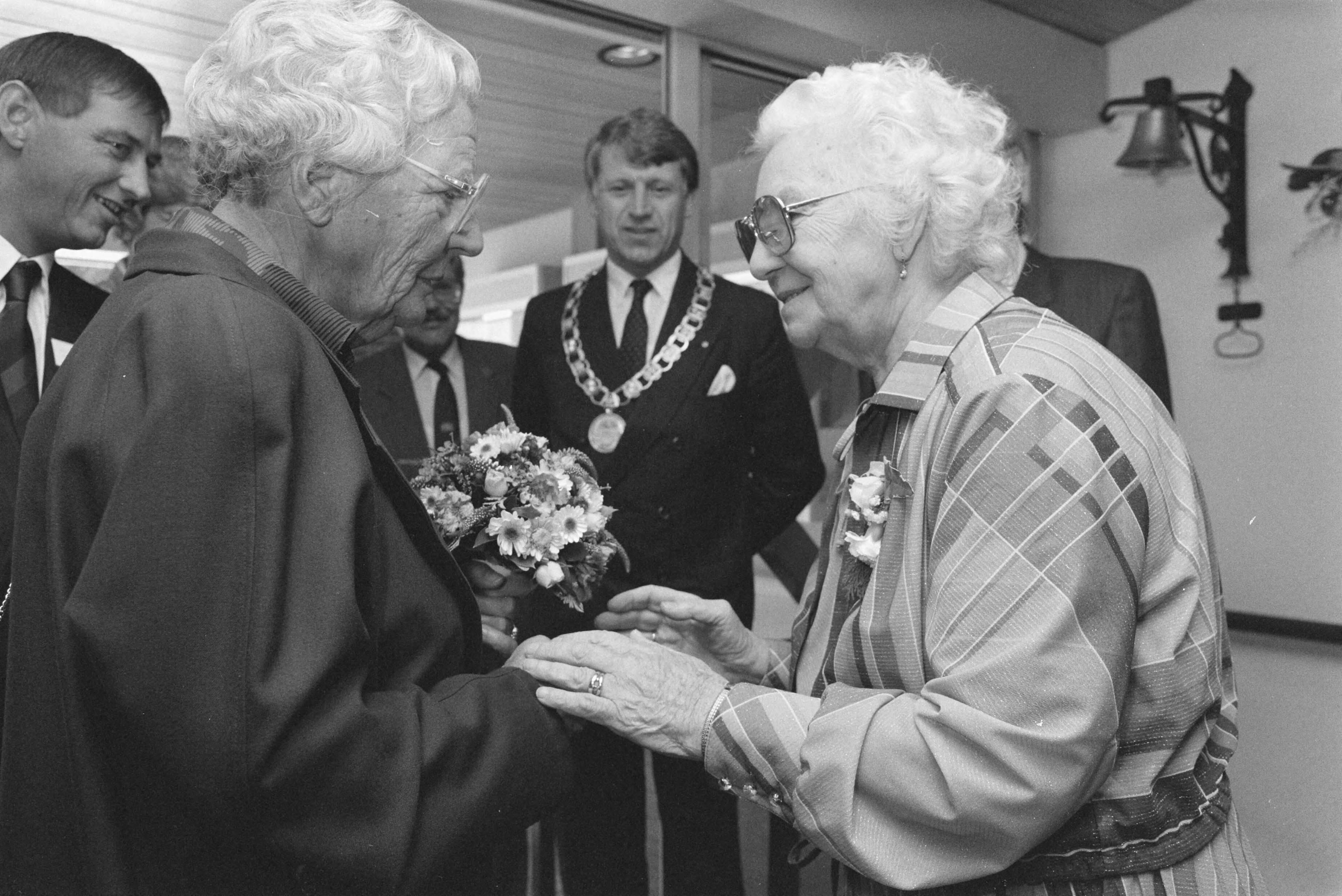 Fotocollectie Anefo — Prinses Juliana opent dagopvang visueel gehandicapten in Zeist — Foto: Bogaerts, Rob / Anefo. Licentie: Set B: Rechtenvrij / Publiek Domein. Bron: Nationaal Archief. http://hdl.handle.net/10648/ad6cf8bc-d0b4-102d-bcf8-003048976d84