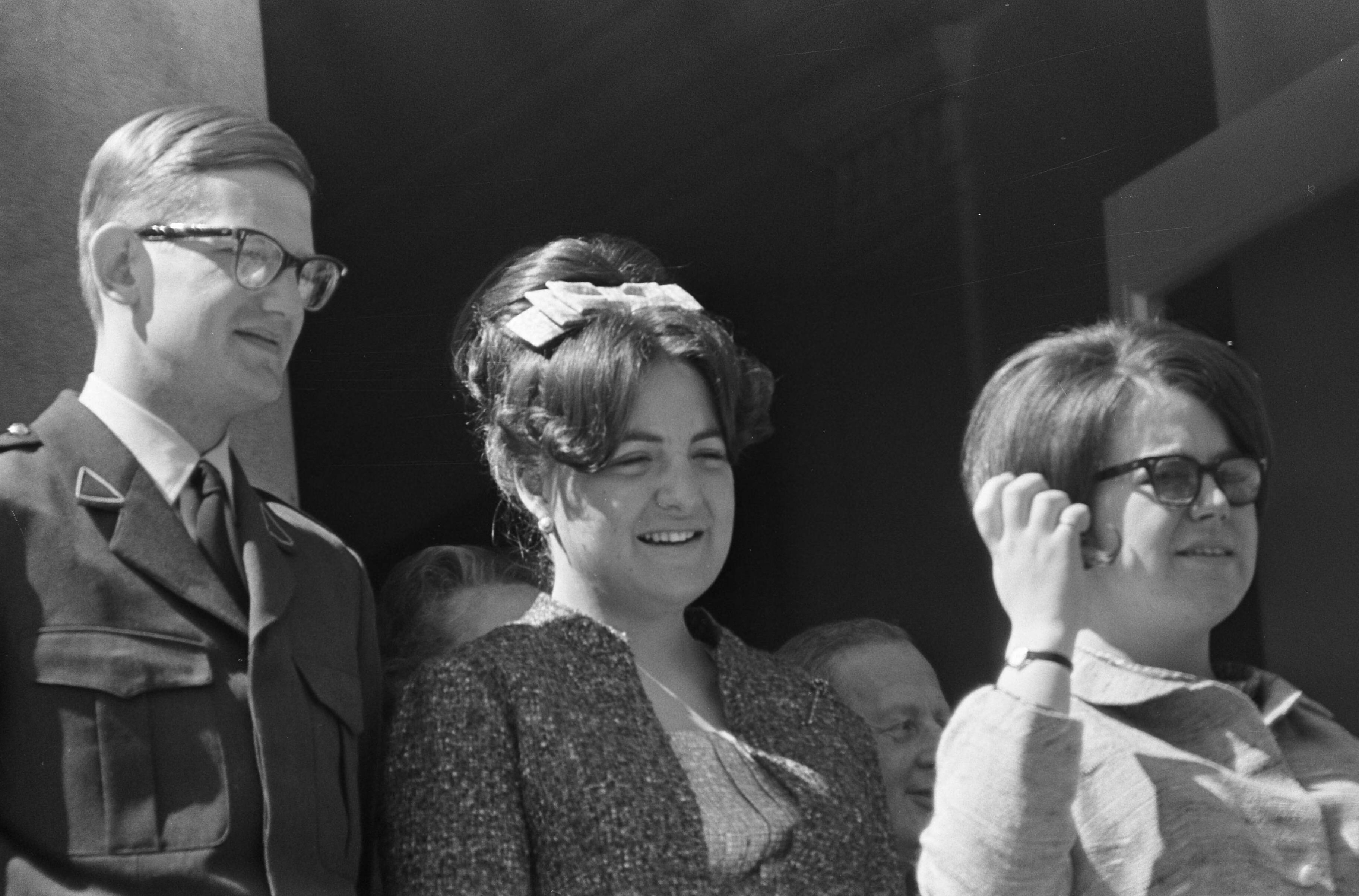 Fotocollectie Anefo — Koninginnedag, defilee op Soestdijk, Margriet, Christina Pieter (koppen) — Foto: Kroon, Ron / Anefo. Licentie: Set B: Rechtenvrij / Publiek Domein. Bron: Nationaal Archief. http://hdl.handle.net/10648/aae7f11e-d0b4-102d-bcf8-003048976d84