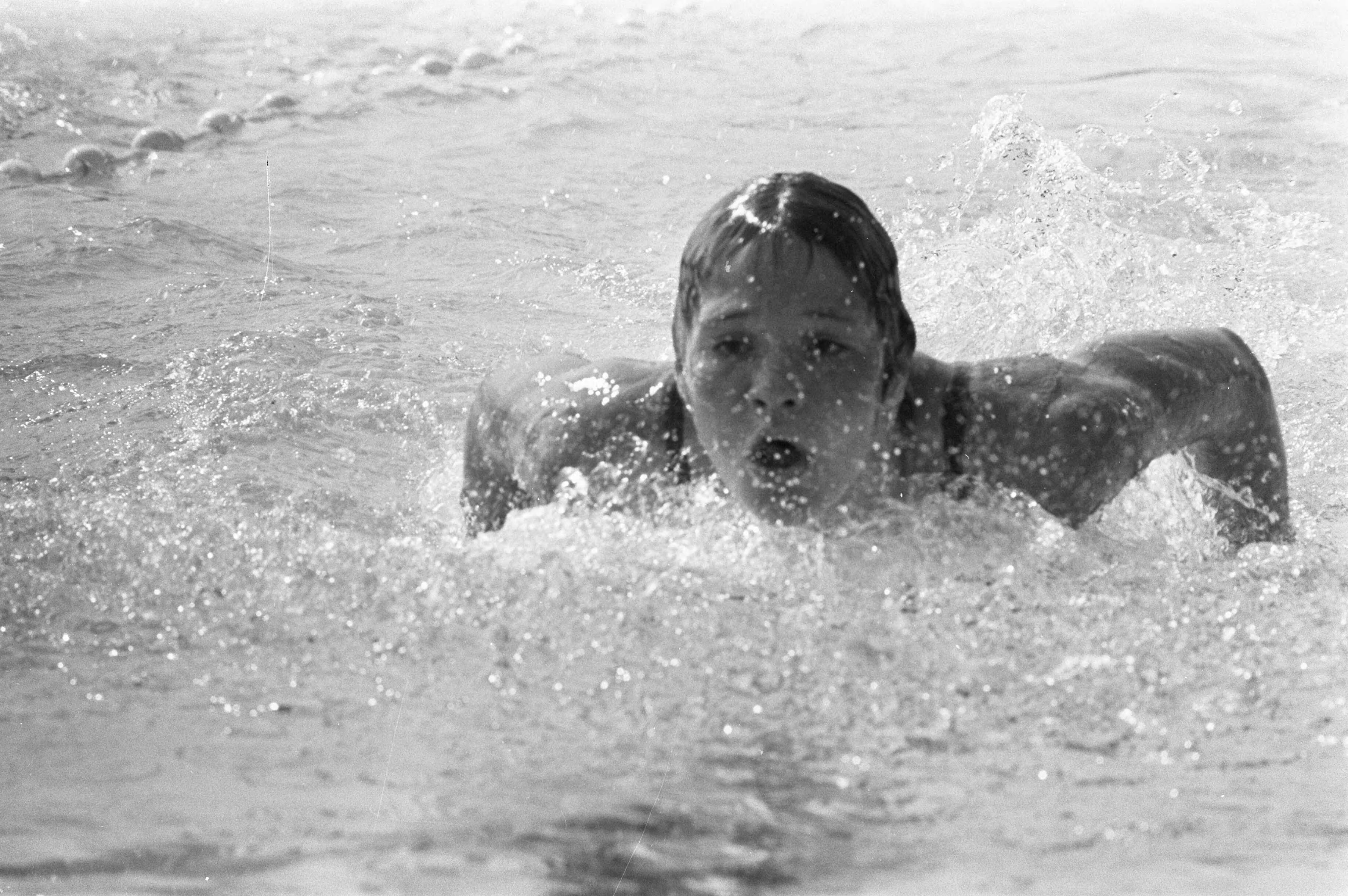 Fotocollectie Anefo — NOS-zwemwedstrijden in Veenendaal, Anke Rijnders in aktie — Foto: Punt, W. / Anefo. Licentie: Set B: Rechtenvrij / Publiek Domein. Bron: Nationaal Archief. http://hdl.handle.net/10648/abef9abc-d0b4-102d-bcf8-003048976d84