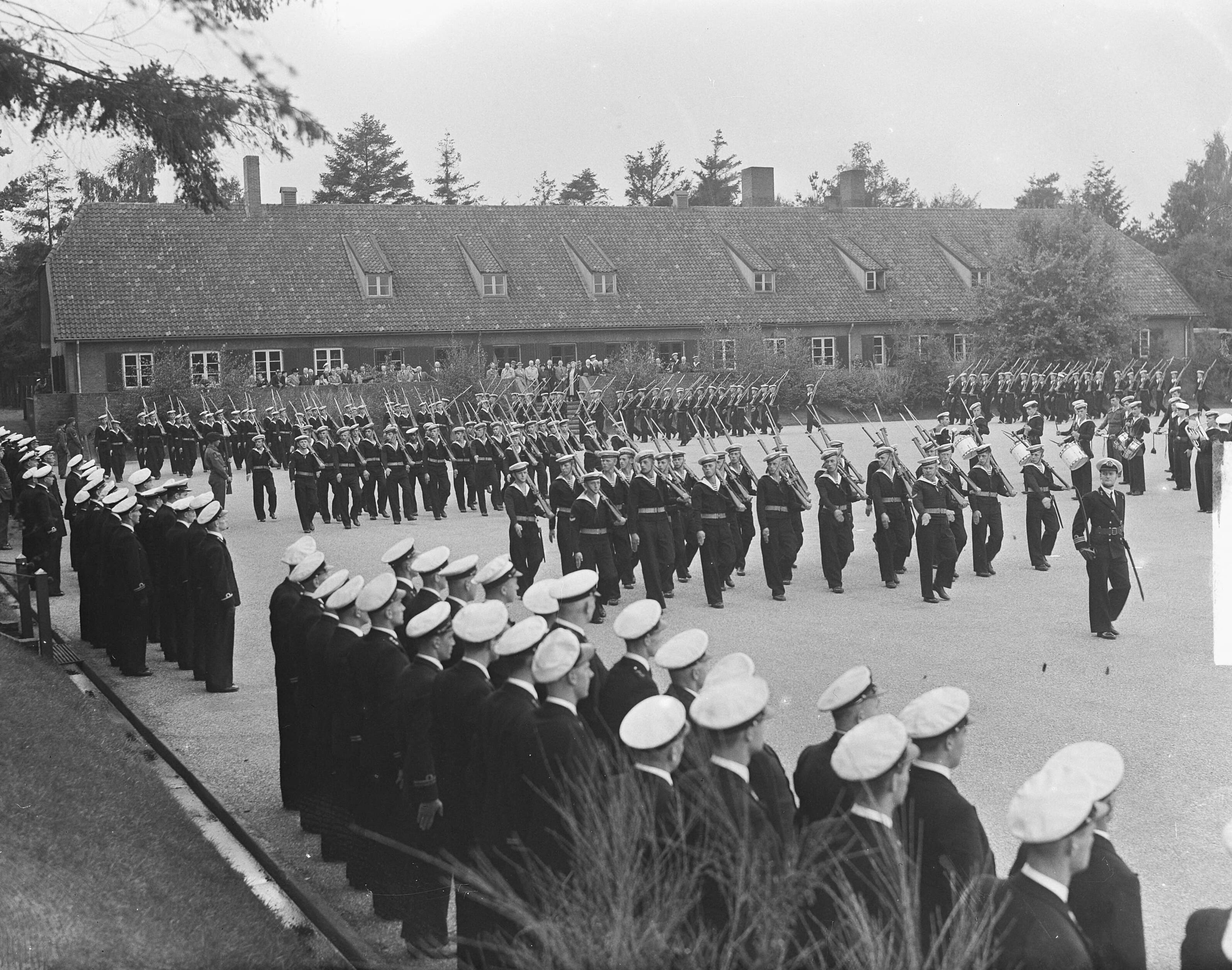 Beëdiging MOC Hilversum — Foto: Winterbergen, Rolf / Anefo. — Licentie: Set B: Rechtenvrij / Publiek Domein. Bron: Nationaal Archief. http://hdl.handle.net/10648/a8ceb4a8-d0b4-102d-bcf8-003048976d84