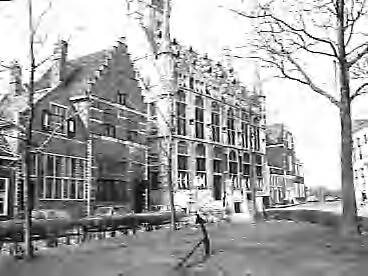 Fotocollectie Rijksvoorlichtingsdienst Eigen — Dia's stadhuis Veere doorlopende serie van 4 — Foto: Schuurman, Ralph L. / RVD. Licentie: Set B: Rechtenvrij / Publiek Domein. Bron: Nationaal Archief. http://hdl.handle.net/10648/af75cbe8-d0b4-102d-bcf8-003048976d84