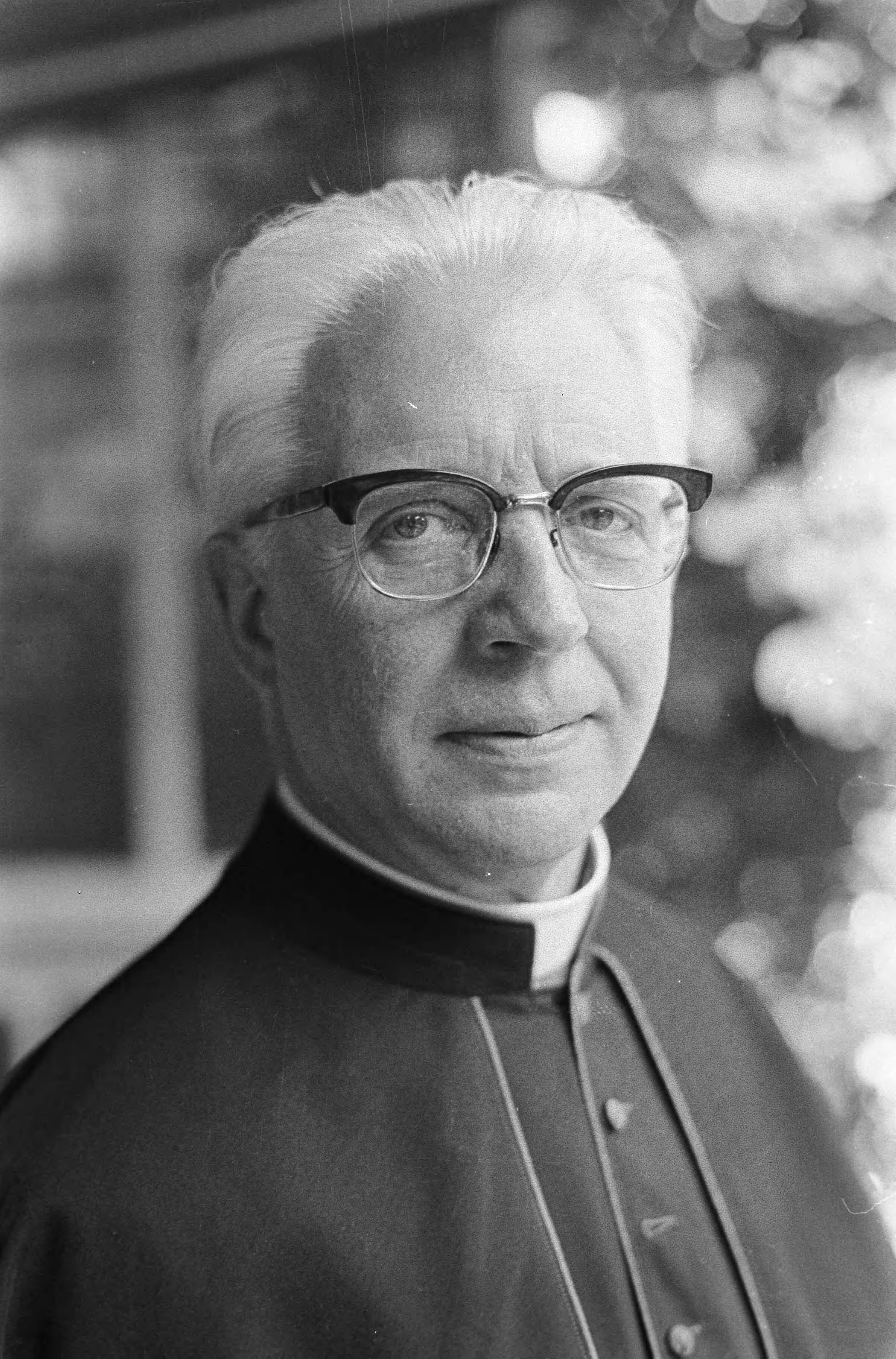 Fotocollectie Anefo — Deken Th.H. Zwartkruis (kop) benoemd tot Bisschop van Bisdom Haarlem — Foto: Nijs, Jac. de / Anefo. Licentie: Set B: Rechtenvrij / Publiek Domein. Bron: Nationaal Archief. http://hdl.handle.net/10648/aaf7109a-d0b4-102d-bcf8-003048976d84