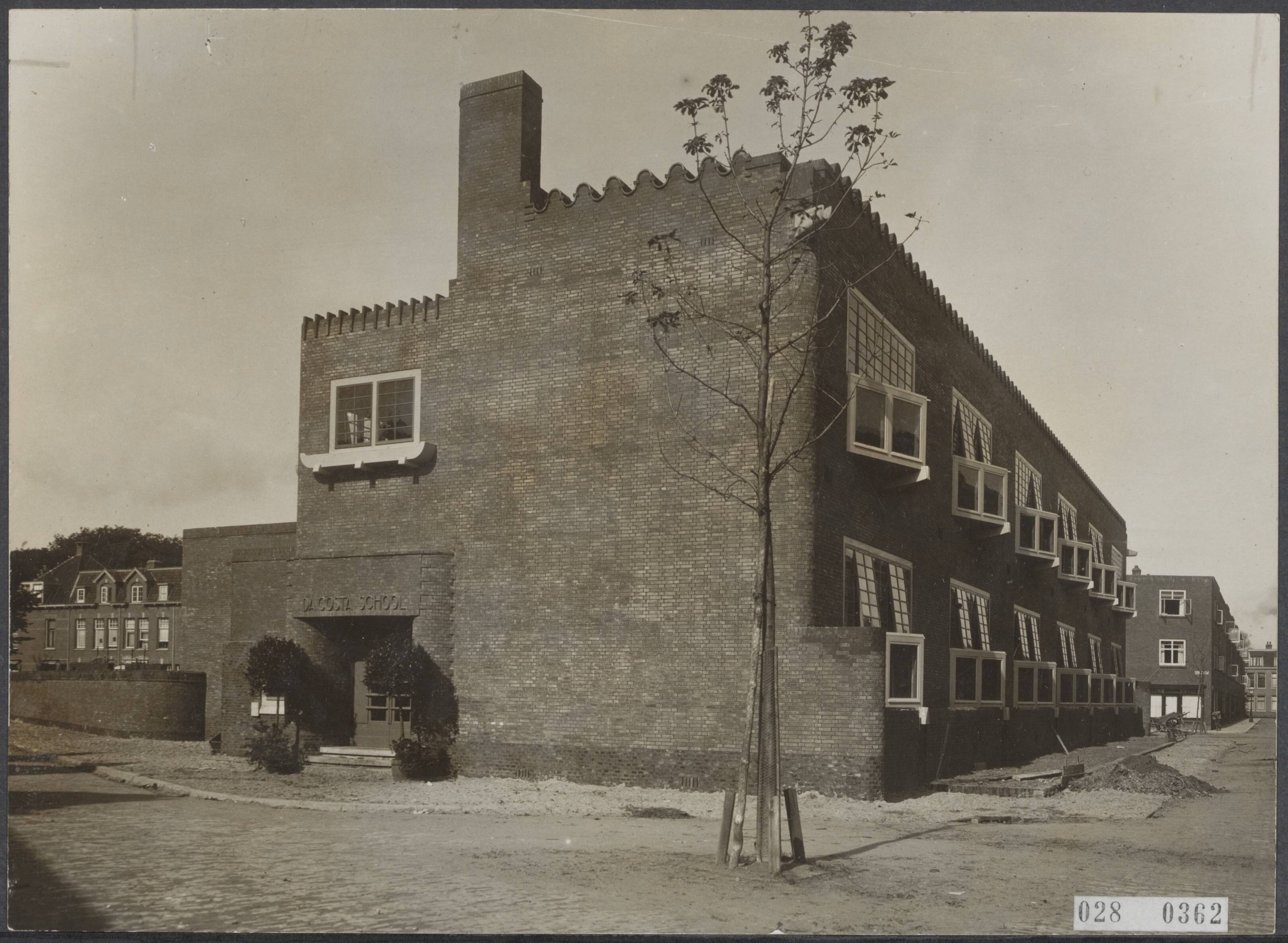 Fotocollectie Elsevier Binnenland — Da Costaschool te Utrecht — Foto: N.V. Vereenigde Fotobureaux. Licentie: Set B: Rechtenvrij / Publiek Domein. Bron: Nationaal Archief. http://hdl.handle.net/10648/addd9306-d0b4-102d-bcf8-003048976d84