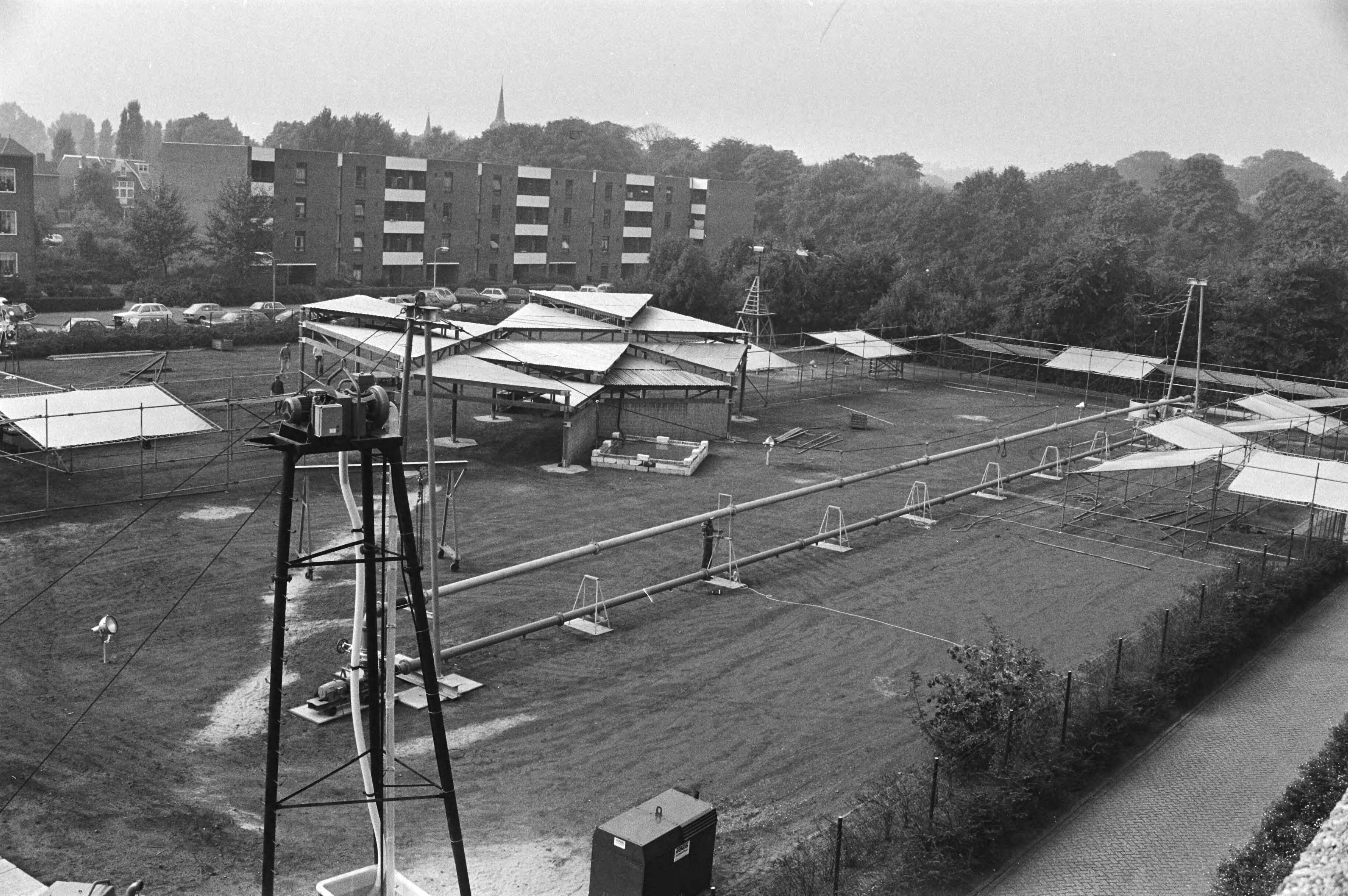 Expositie bij de Haarlemse HTS: waterturbine voor gebieden met waterschaarste — Haarlem|Noord-Holland|tentoonstellingen |watervoorziening |hbo — Foto: Suyk, Koen / Anefo. Licentie: Set B: Rechtenvrij / Publiek Domein. Bron: Nationaal Archief. http://hdl.handle.net/10648/acd224a4-d0b4-102d-bcf8-003048976d84