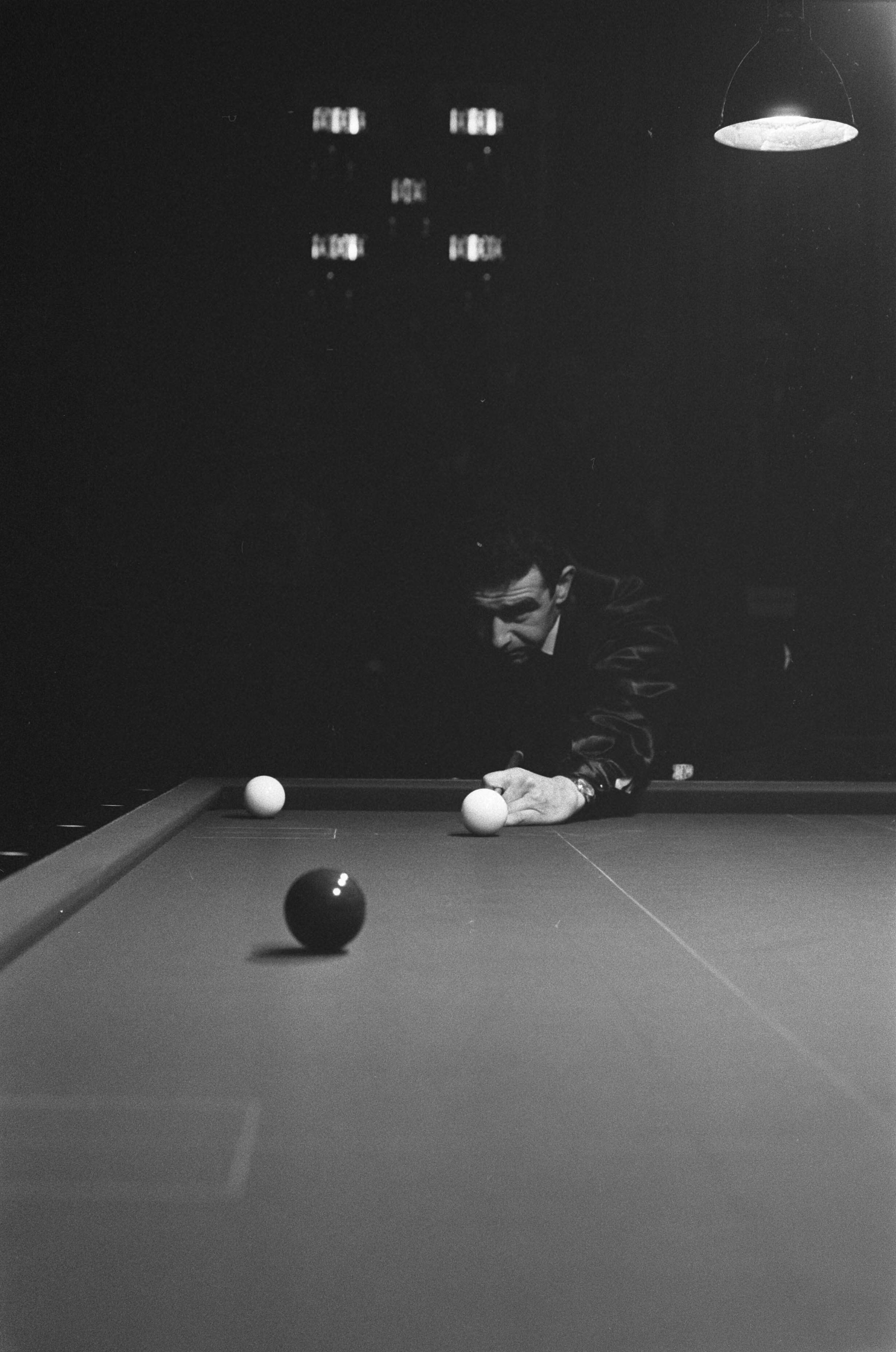 Fotocollectie Anefo — Wereldkampioenschap Ankerkader 47/2 biljarten in Groningen nr. 9 , 10, 11: Scholten, aktie, nr. 12 : Schrauwen — Foto: Verhoeff, Bert / Anefo. Licentie: Set B: Rechtenvrij / Publiek Domein. Bron: Nationaal Archief. http://hdl.handle.net/10648/ab6c6b06-d0b4-102d-bcf8-003048976d84