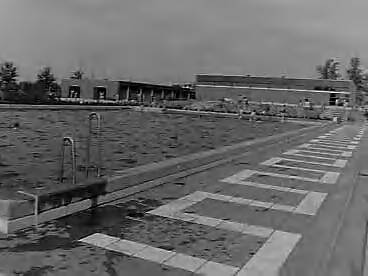 Fotocollectie Nederlandse Heidemaatschappij — Vaals. Door Adviesbureau Arnhem ontworpen openbluchtbad — Foto: Fotograaf Onbekend / Heidemij. Licentie: Set B: Rechtenvrij / Publiek Domein. Bron: Nationaal Archief. http://hdl.handle.net/10648/ae83b6e6-d0b4-102d-bcf8-003048976d84