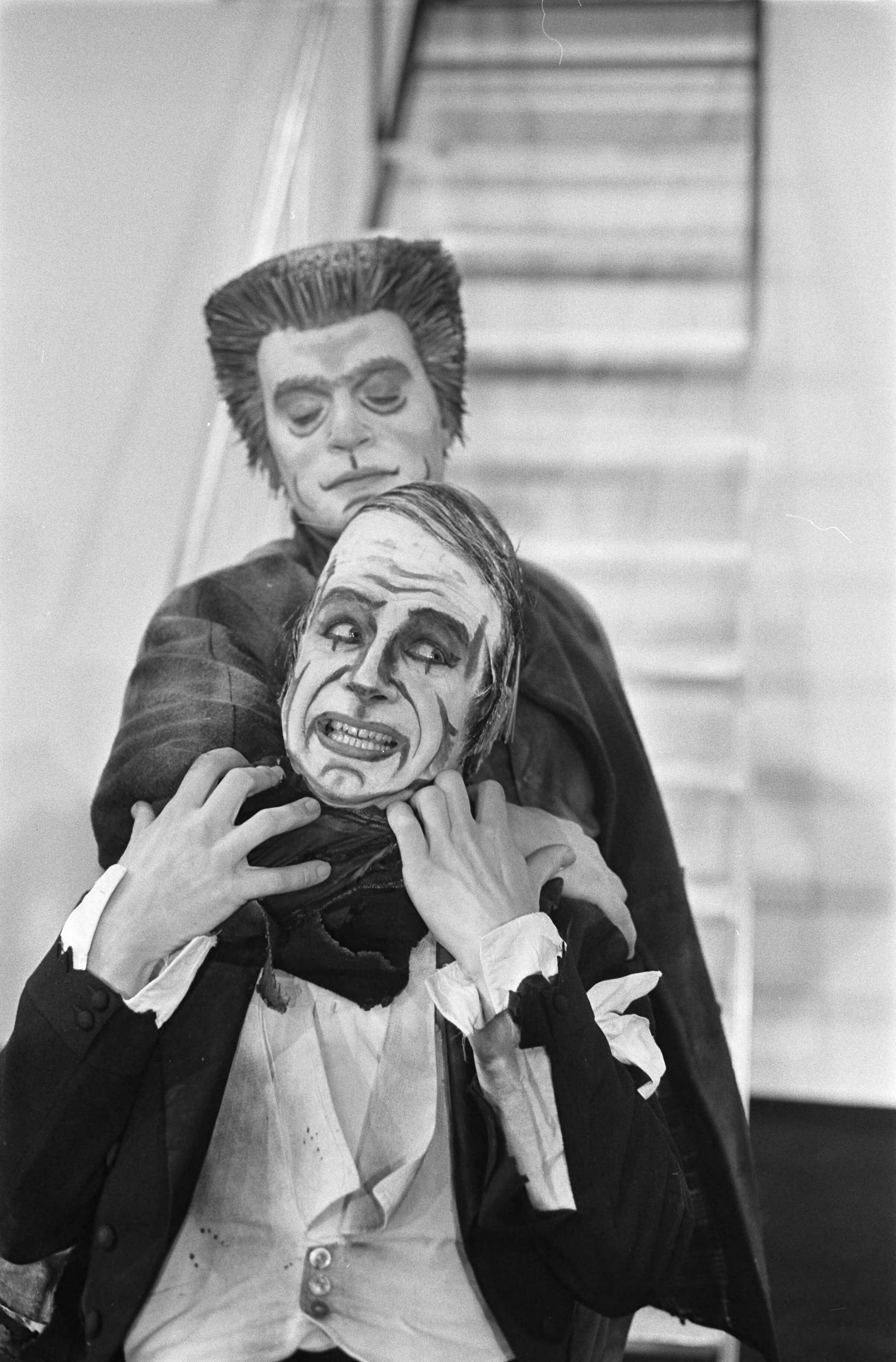 Fotocollectie Anefo — Haagse Comedie opent nieuw theater "Hot" in Den Haag . Nummers 17.18 Interieur theater — Foto: Evers, Joost / Anefo. Licentie: Set B: Rechtenvrij / Publiek Domein. Bron: Nationaal Archief. http://hdl.handle.net/10648/ab7f50f4-d0b4-102d-bcf8-003048976d84