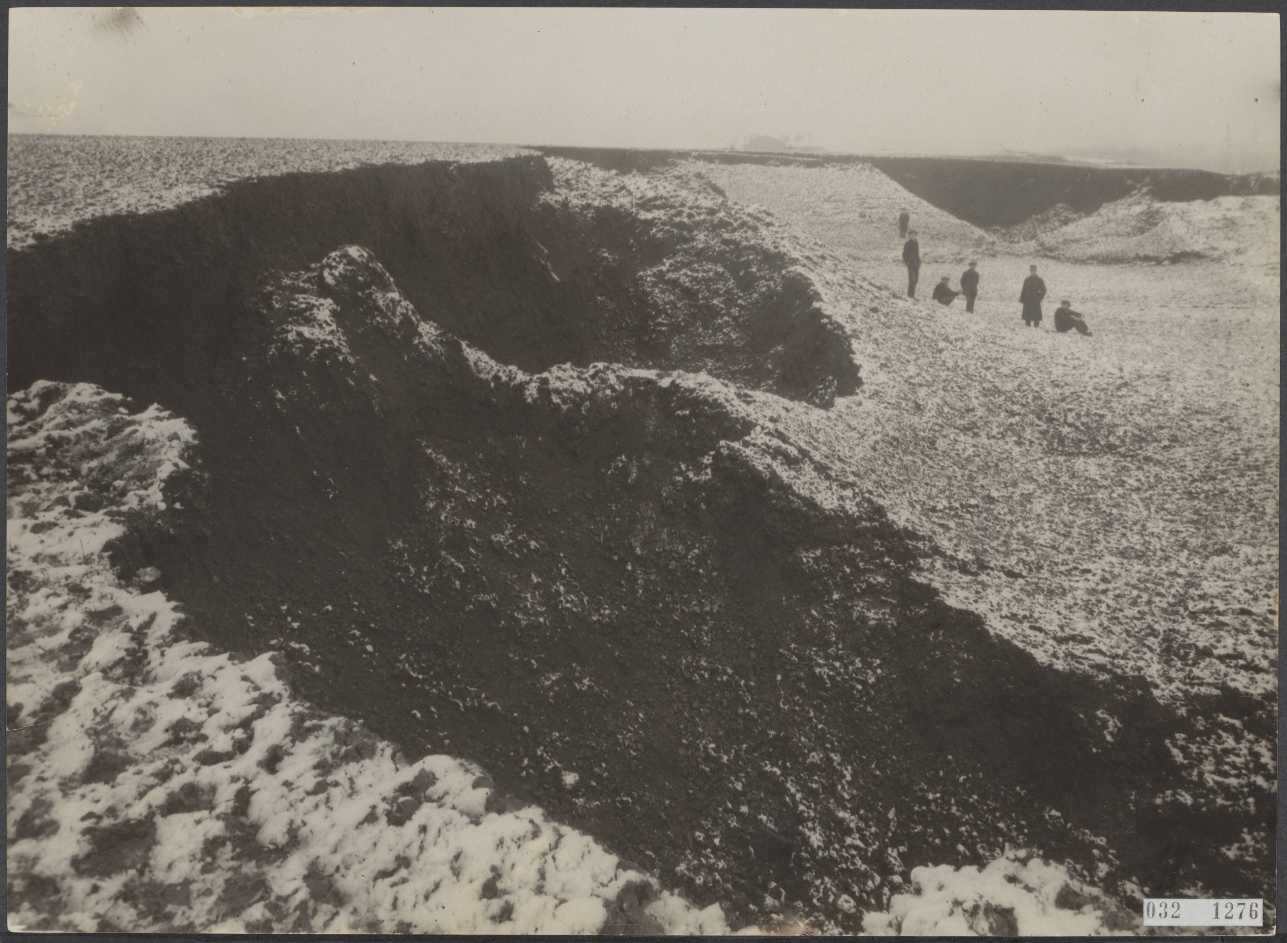 Fotocollectie Elsevier Binnenland — Grondverzakking op de Sint Pietersberg bij Maastricht — Foto: Haagsch Illustratie- en Persbureau. Licentie: Set B: Rechtenvrij / Publiek Domein. Bron: Nationaal Archief. http://hdl.handle.net/10648/ade57daa-d0b4-102d-bcf8-003048976d84