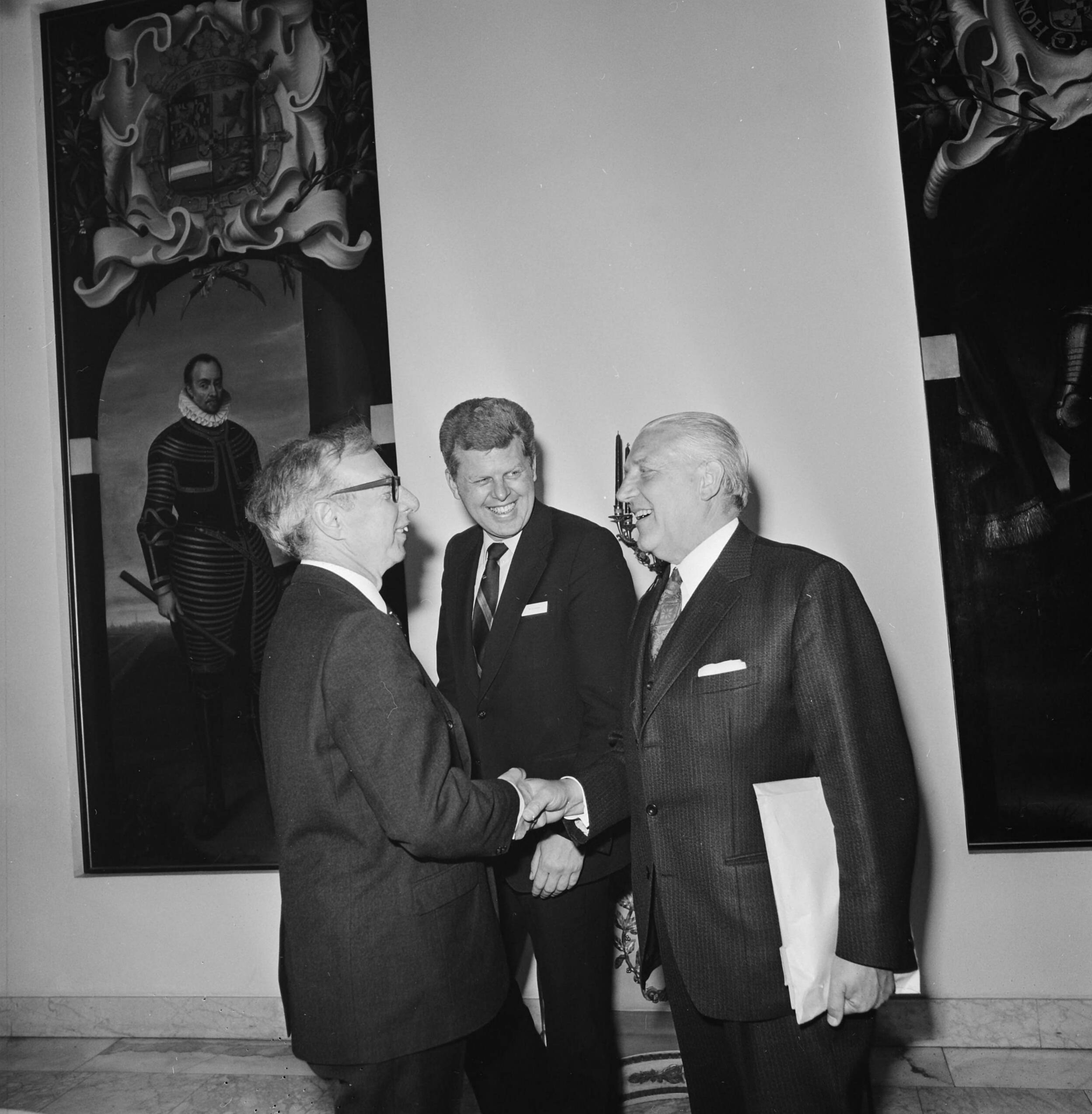 Fotocollectie Anefo — Goudconferentie ministers van Financien van de EEG-landen Zeist; nr. 3 v.l.n.r. drs. Zijlstra , Duisenberg en Wern (Luxemburg) — Foto: Mieremet, Rob / Anefo. Licentie: Set B: Rechtenvrij / Publiek Domein. Bron: Nationaal Archief. http://hdl.handle.net/10648/ac48ebf8-d0b4-102d-bcf8-003048976d84