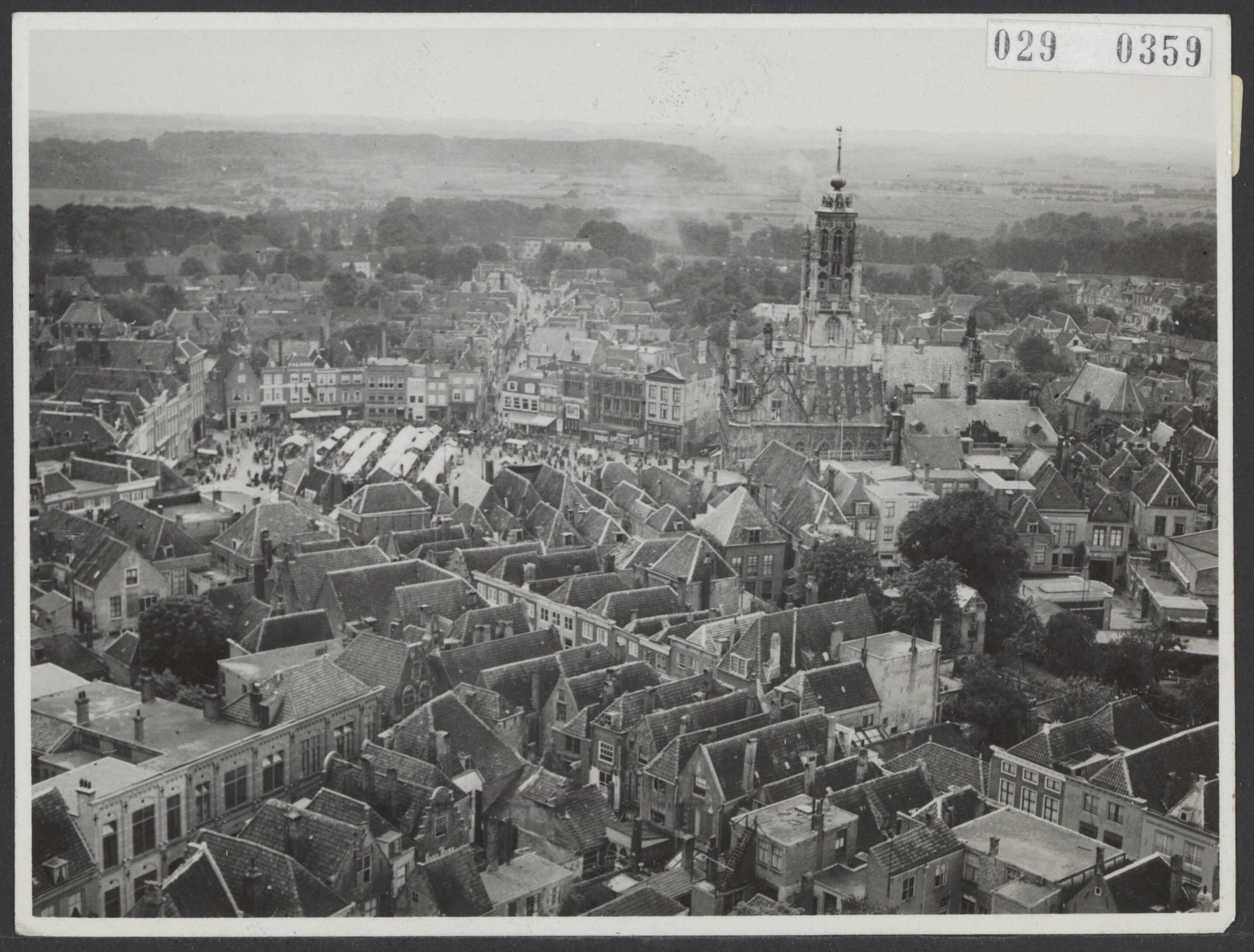 Fotocollectie Elsevier Binnenland — Luchtopname. Middelburg — Foto: Onbekend / Publiek Domein of Rechtenvrij. Licentie: Set B: Rechtenvrij / Publiek Domein. Bron: Nationaal Archief. http://hdl.handle.net/10648/ade1b22e-d0b4-102d-bcf8-003048976d84