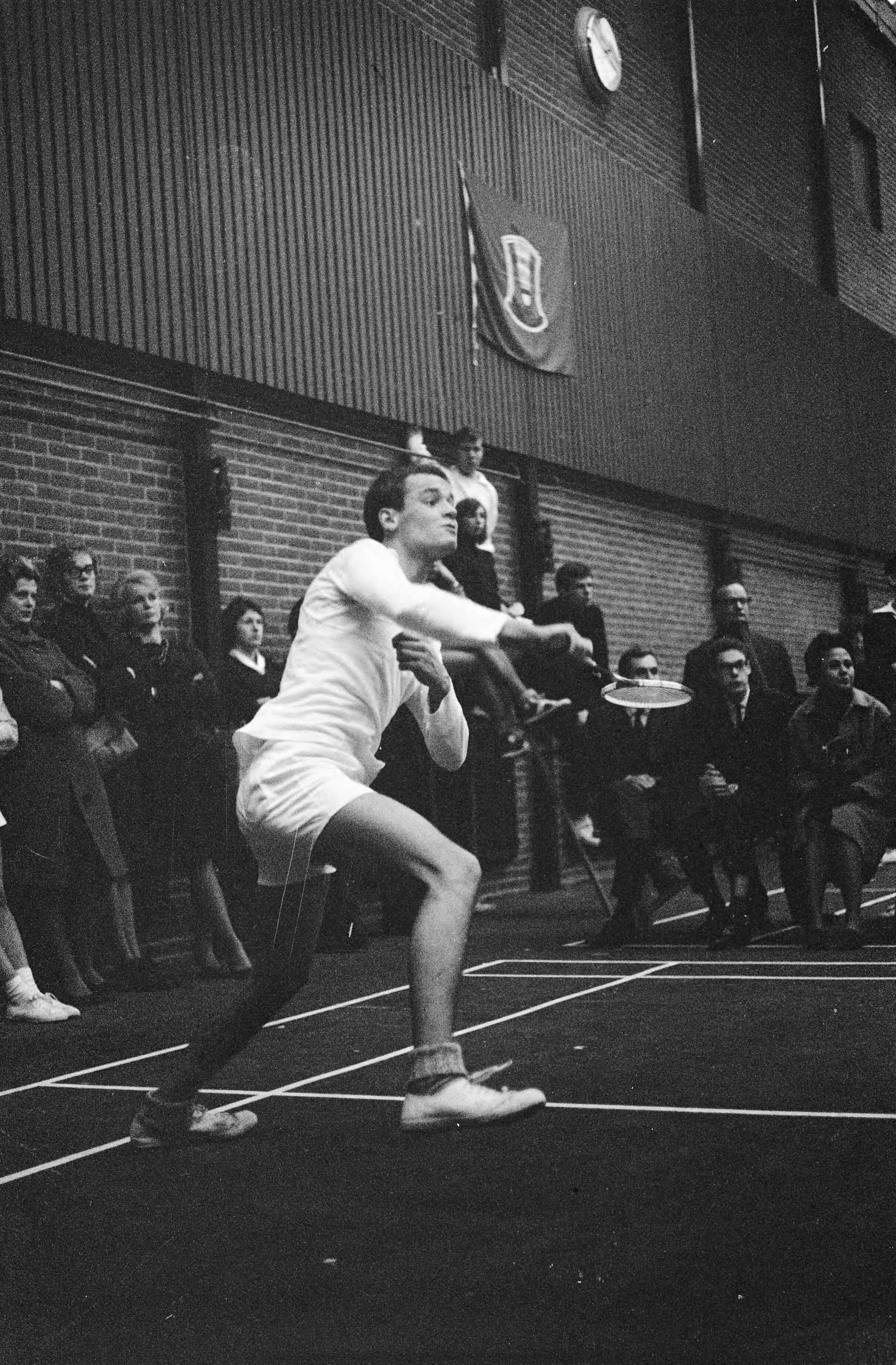 Fotocollectie Anefo — Nederlands Jeugdkampioenschap Badminton te Haarlem. Gerard Stellaard in aktie — Foto: Pot, Harry / Anefo. Licentie: Set B: Rechtenvrij / Publiek Domein. Bron: Nationaal Archief. http://hdl.handle.net/10648/aa53938e-d0b4-102d-bcf8-003048976d84