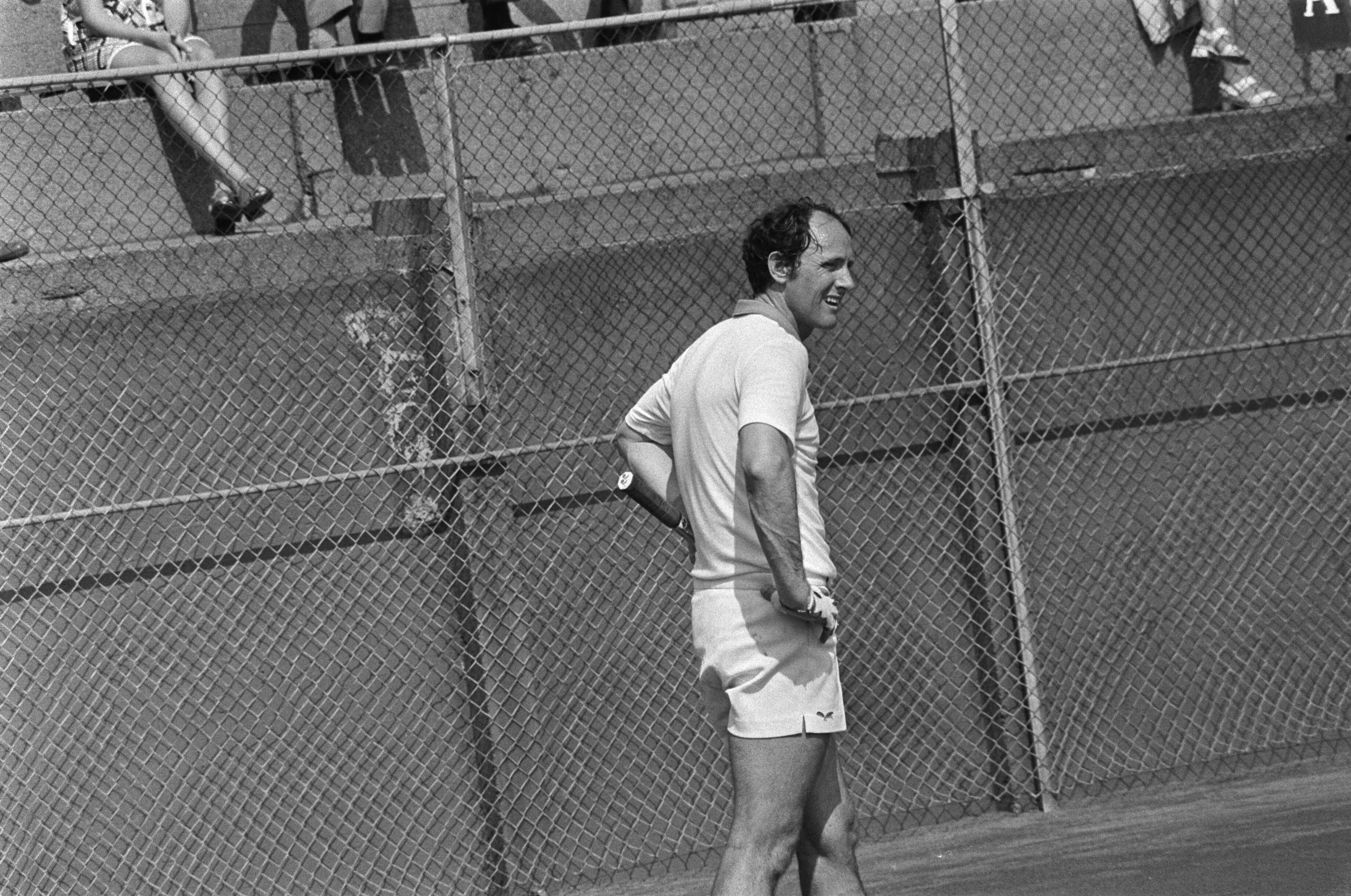 Fotocollectie Anefo — Nationale tenniskampioenschappen te Scheveningen; P. Veentjer in actie — Foto: Mieremet, Rob / Anefo. Licentie: Set B: Rechtenvrij / Publiek Domein. Bron: Nationaal Archief. http://hdl.handle.net/10648/ac52ce70-d0b4-102d-bcf8-003048976d84