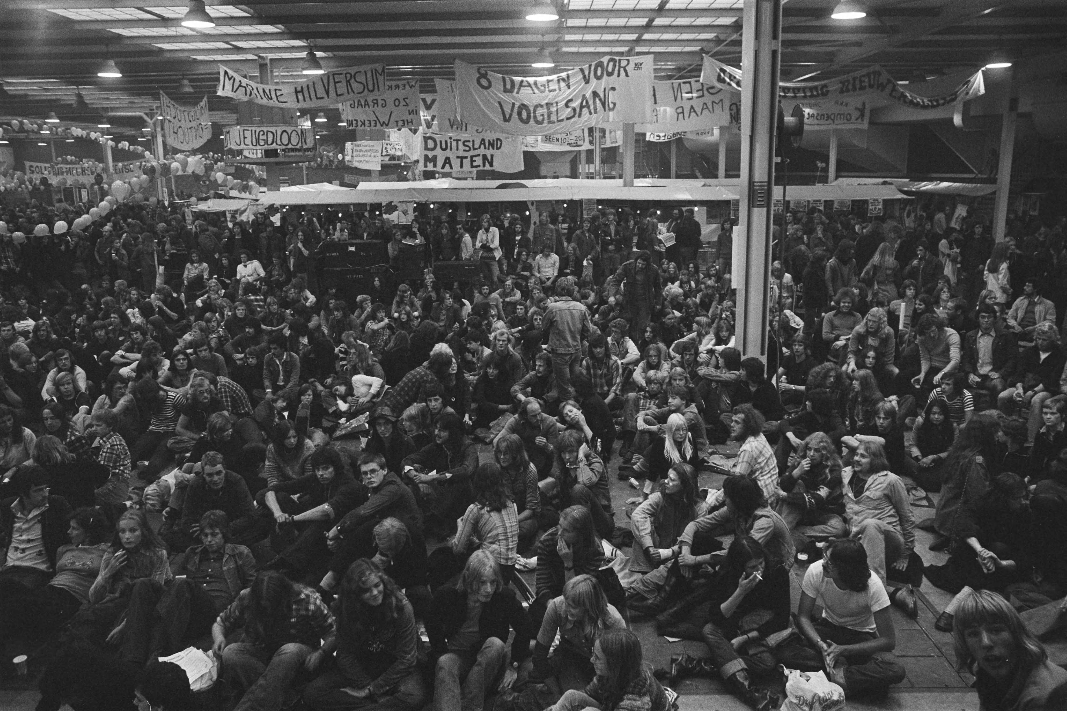 Fotocollectie Anefo — VVDM viert tien-jarig jubileum in Utrecht, overzicht VVDM-feestje — Foto: Croes, Rob C. / Anefo. Licentie: Set B: Rechtenvrij / Publiek Domein. Bron: Nationaal Archief. http://hdl.handle.net/10648/ac8b71ee-d0b4-102d-bcf8-003048976d84