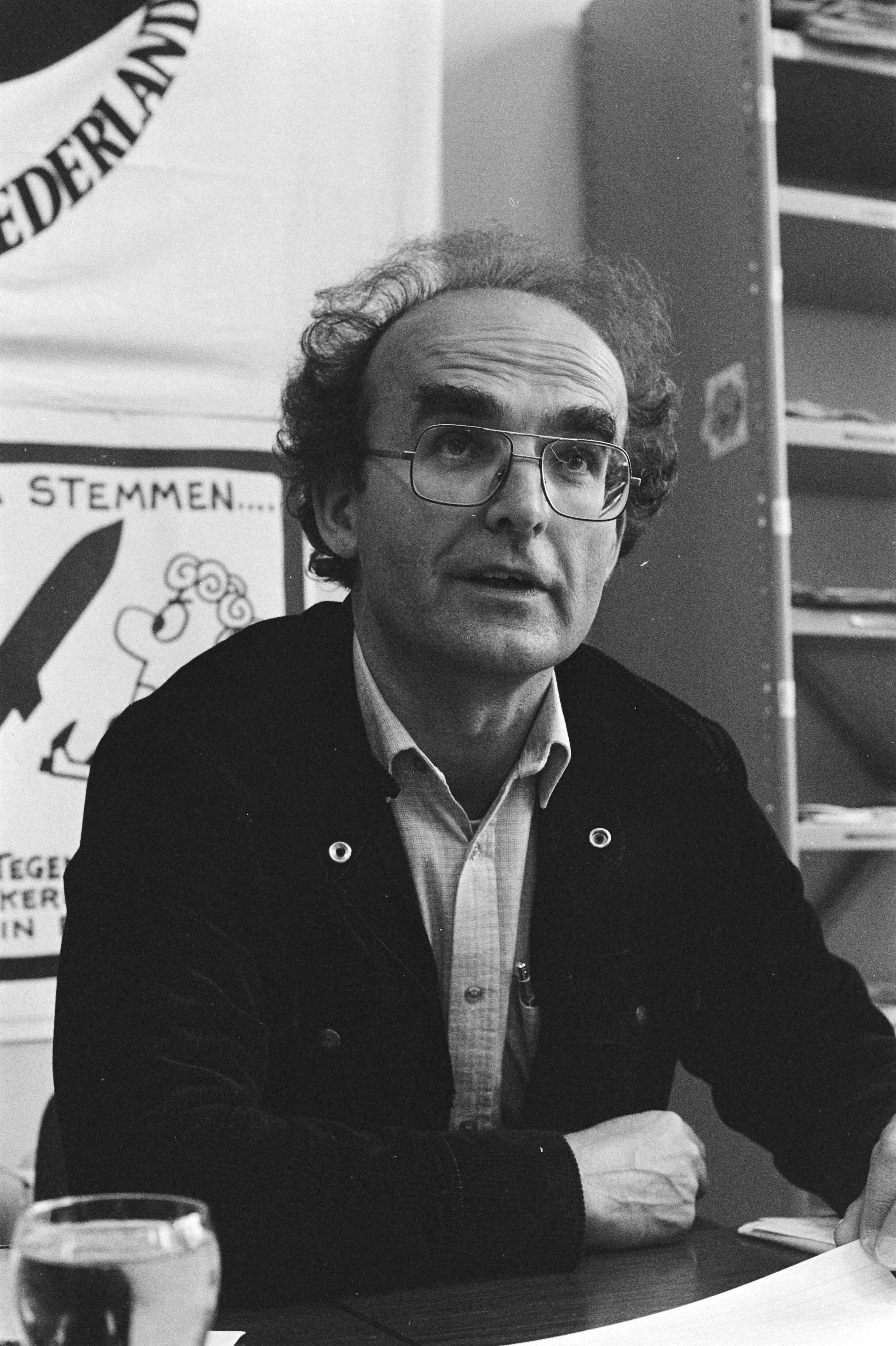 Fotocollectie Anefo — Persconferentie IKV over stemadvies ( Den Haag ); voorzitter Ben ter Veer (koppen) — Foto: Croes, Rob C. / Anefo. Licentie: Set B: Rechtenvrij / Publiek Domein. Bron: Nationaal Archief. http://hdl.handle.net/10648/ad1ccbd0-d0b4-102d-bcf8-003048976d84