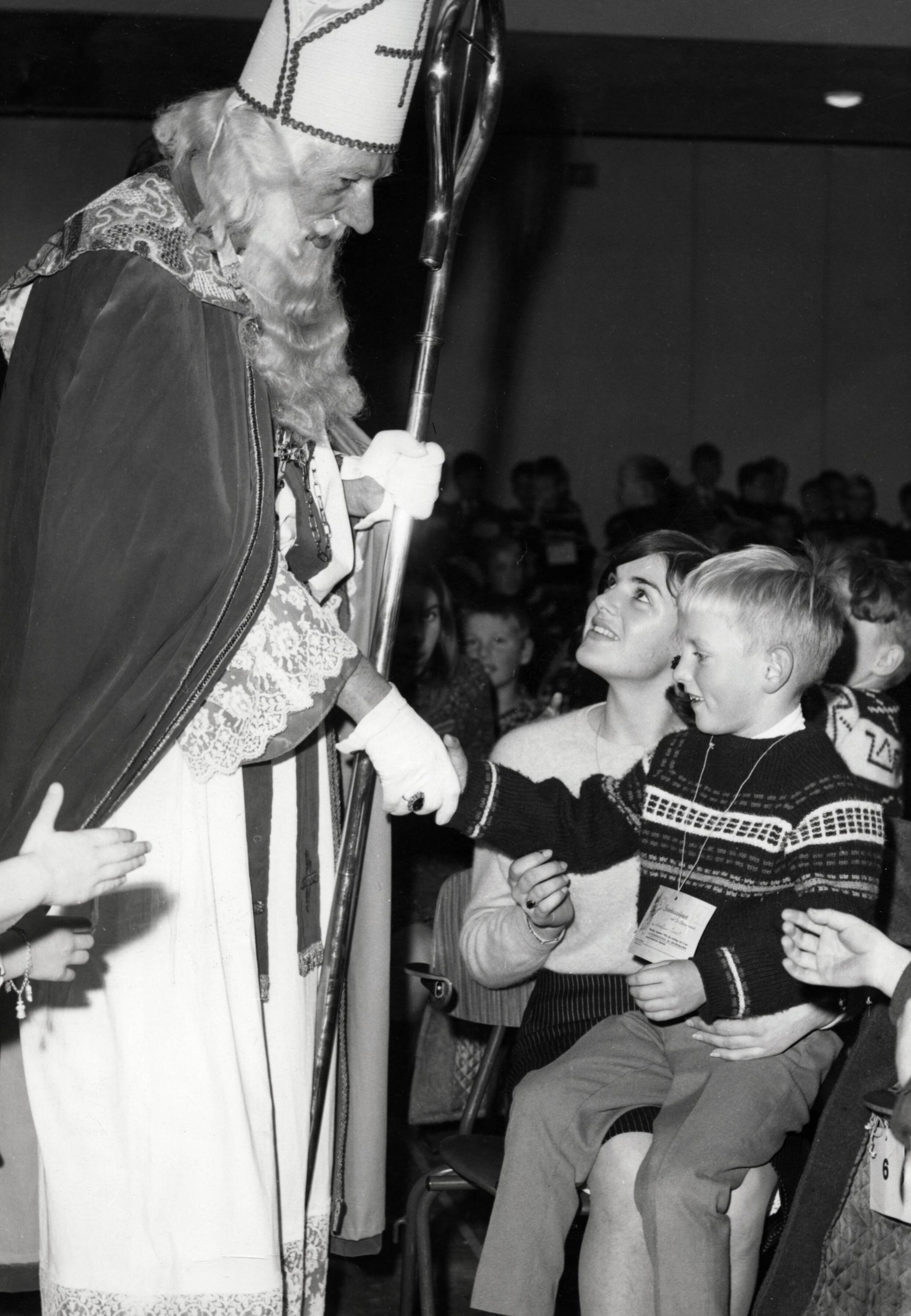 Collectie nader te bepalen — Serie: Sinterklaasfeest van N.V. De Spaarnestad — Foto: Fotograaf Onbekend / Fotobureau onbekend / Spaarnestad Photo (05887). Licentie: Set B: Rechtenvrij / Publiek Domein. Bron: Nationaal Archief. http://hdl.handle.net/10648/35429da6-3b55-a382-e063-6df0900a6686