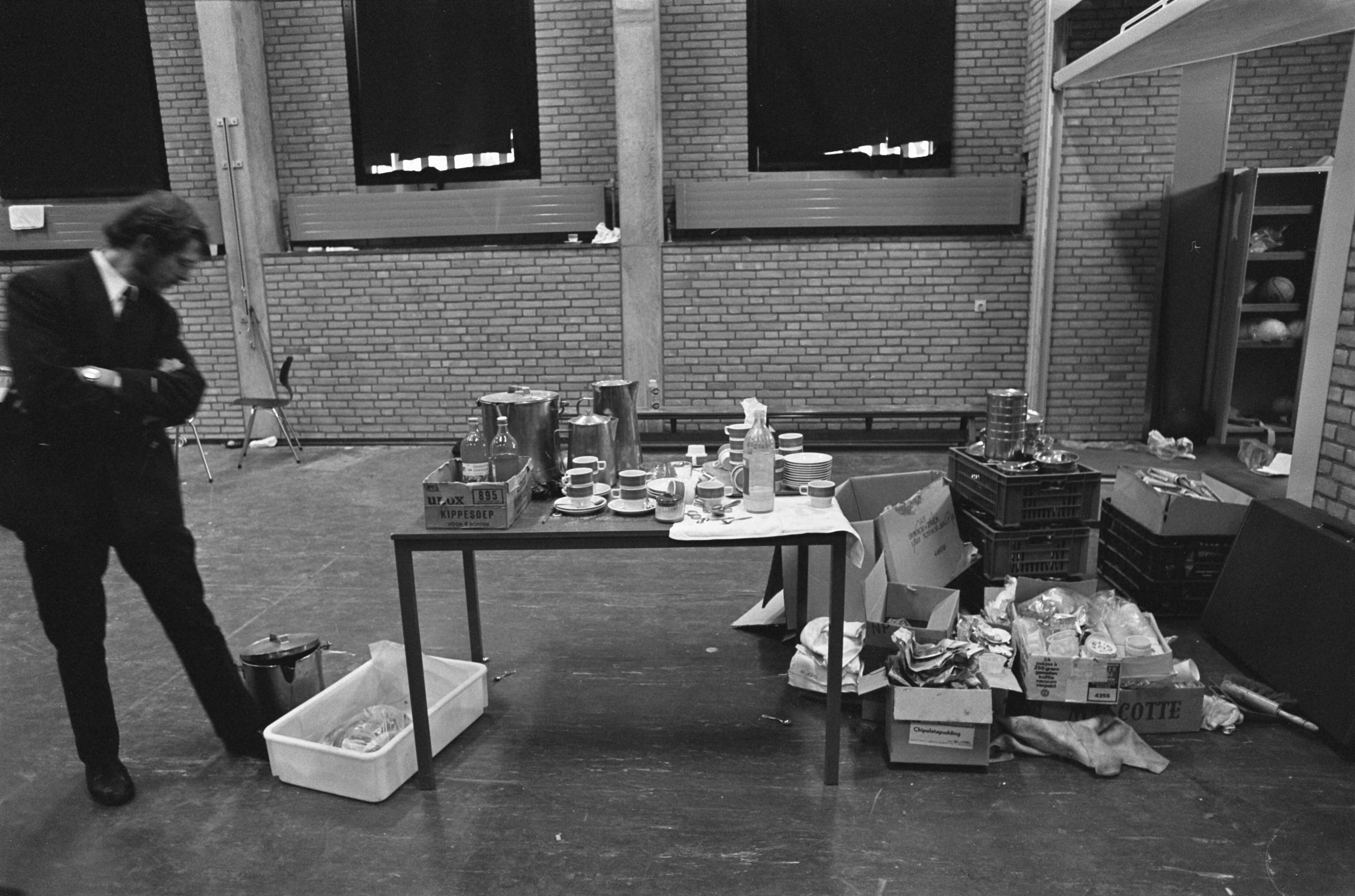 Fotocollectie Anefo — Gijzeling in Scheveningen afgelopen; overzicht kerkzaaltje — Foto: Mieremet, Rob / Anefo. Licentie: Set B: Rechtenvrij / Publiek Domein. Bron: Nationaal Archief. http://hdl.handle.net/10648/ac59452a-d0b4-102d-bcf8-003048976d84