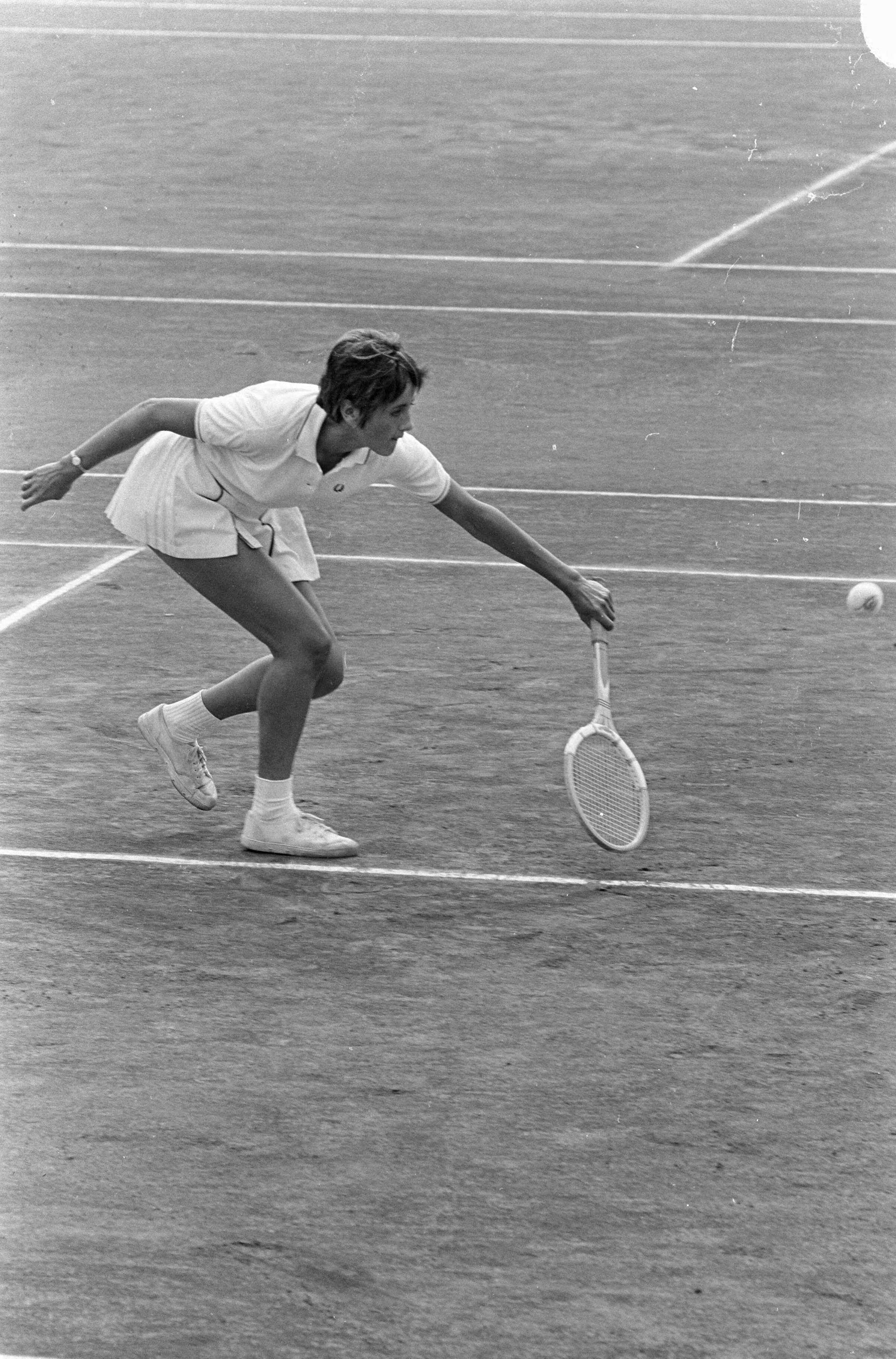 Fotocollectie Anefo — Nationale Tenniskampioenschappen te Scheveningen. Judith Salome in aktie — Foto: Koch, Eric / Anefo. Licentie: Set B: Rechtenvrij / Publiek Domein. Bron: Nationaal Archief. http://hdl.handle.net/10648/ab22820c-d0b4-102d-bcf8-003048976d84