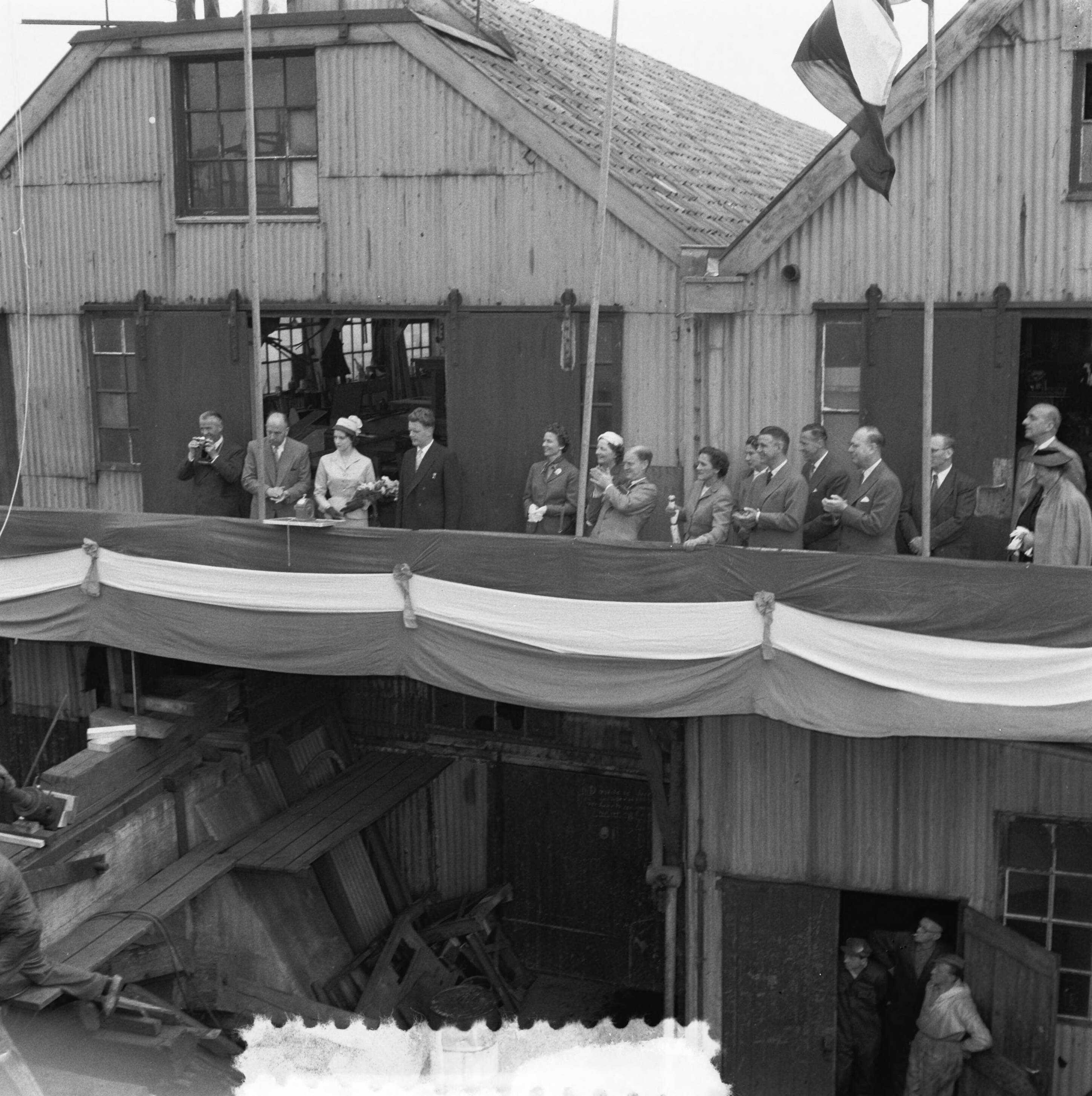 Fotocollectie Anefo — Tewaterlating "Mary North" bij NV Zaanlandse scheepsbouw maatschappij te Zaandam — Foto: Rossem, Wim van / Anefo. Licentie: Set B: Rechtenvrij / Publiek Domein. Bron: Nationaal Archief. http://hdl.handle.net/10648/a9499dda-d0b4-102d-bcf8-003048976d84