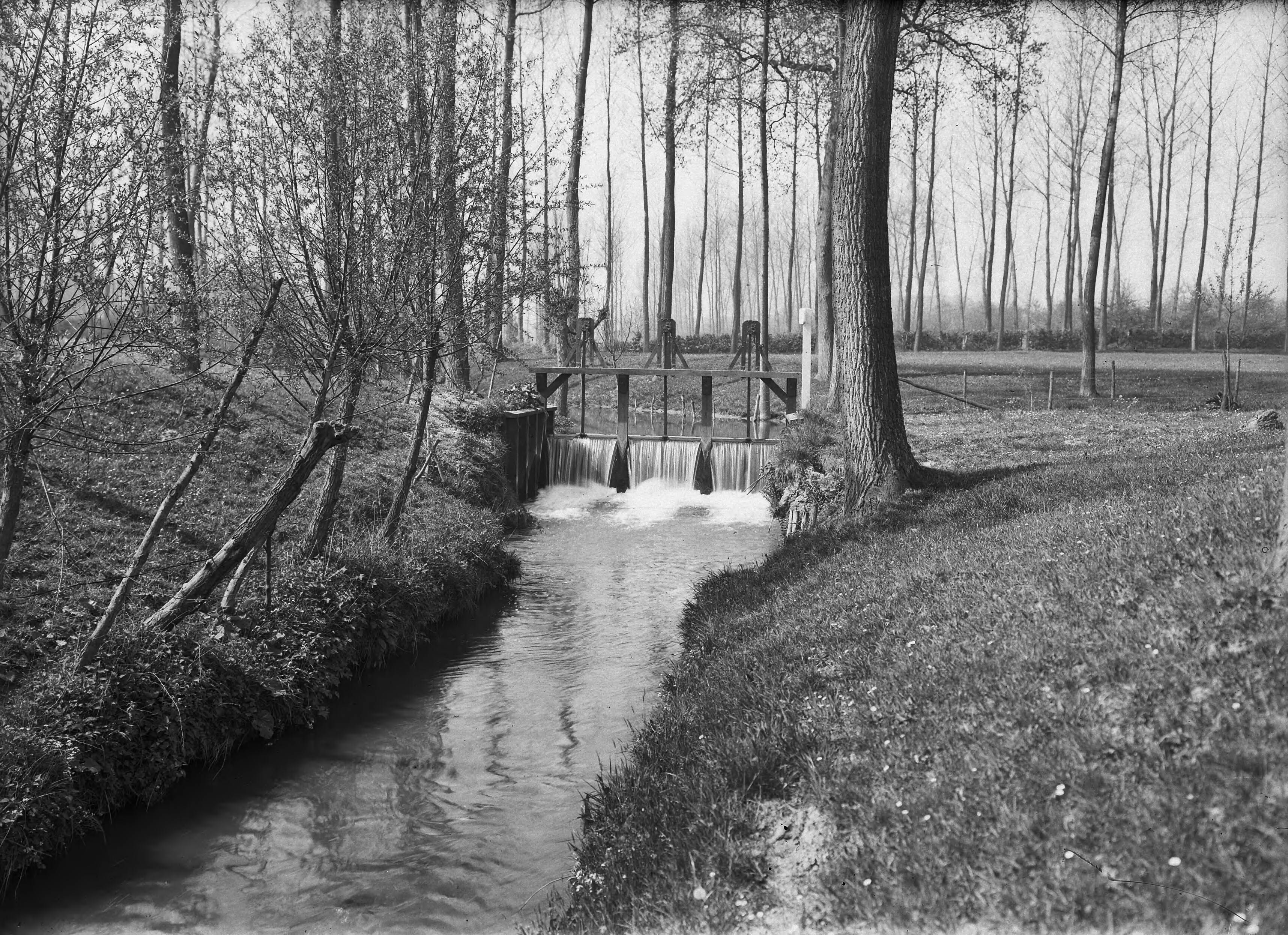 Fotocollectie Nederlandse Heidemaatschappij — Waterval te Gulpen — Foto: Fotograaf Onbekend / Heidemij. Licentie: Set B: Rechtenvrij / Publiek Domein. Bron: Nationaal Archief. http://hdl.handle.net/10648/ae7c3be6-d0b4-102d-bcf8-003048976d84