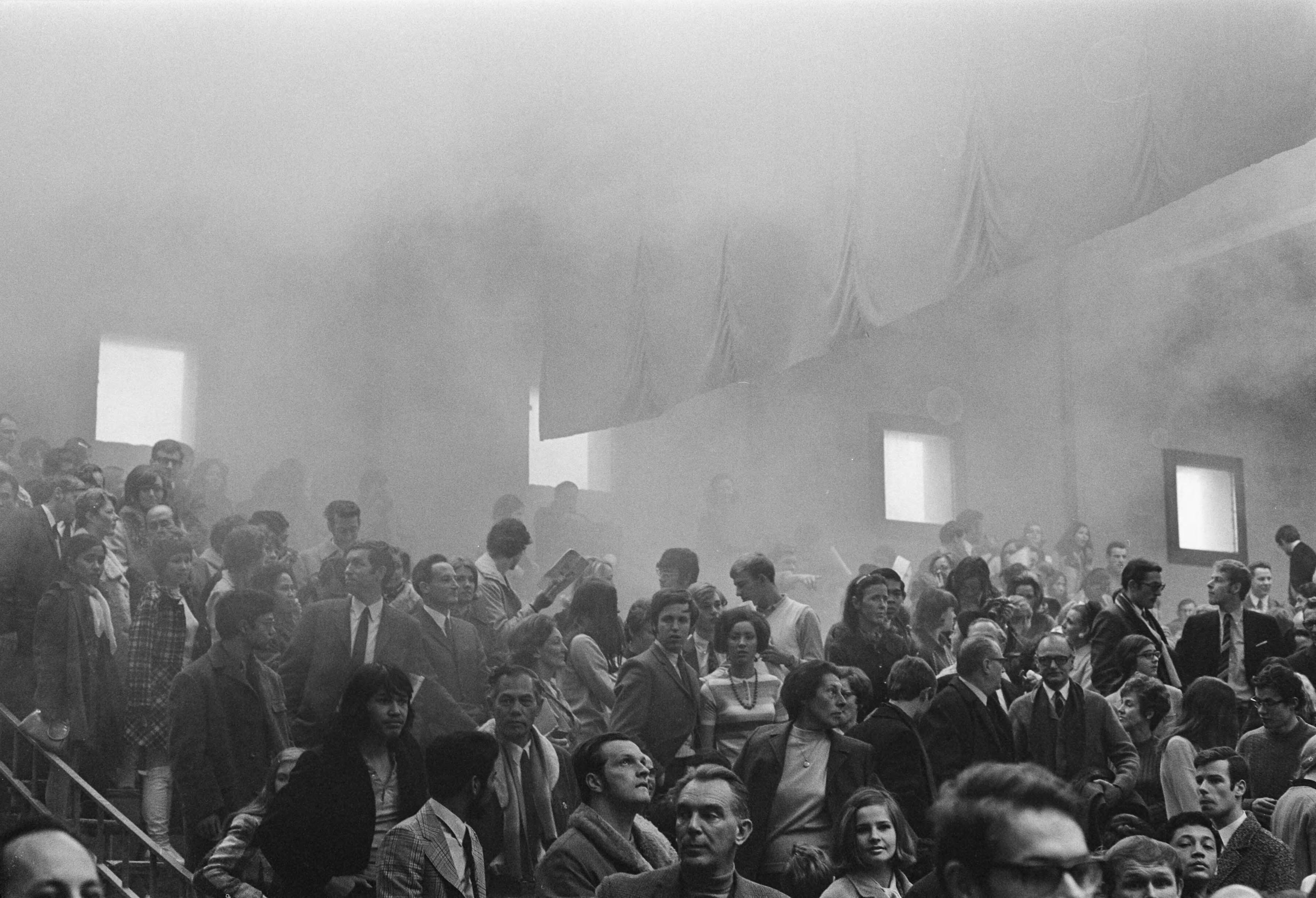 Fotocollectie Anefo — Internationale badmintonwedstrijden in Duinwijckhal Haarlem Spelmoment — Foto: Verhoeff, Bert / Anefo. Licentie: Set B: Rechtenvrij / Publiek Domein. Bron: Nationaal Archief. http://hdl.handle.net/10648/ab8d4498-d0b4-102d-bcf8-003048976d84