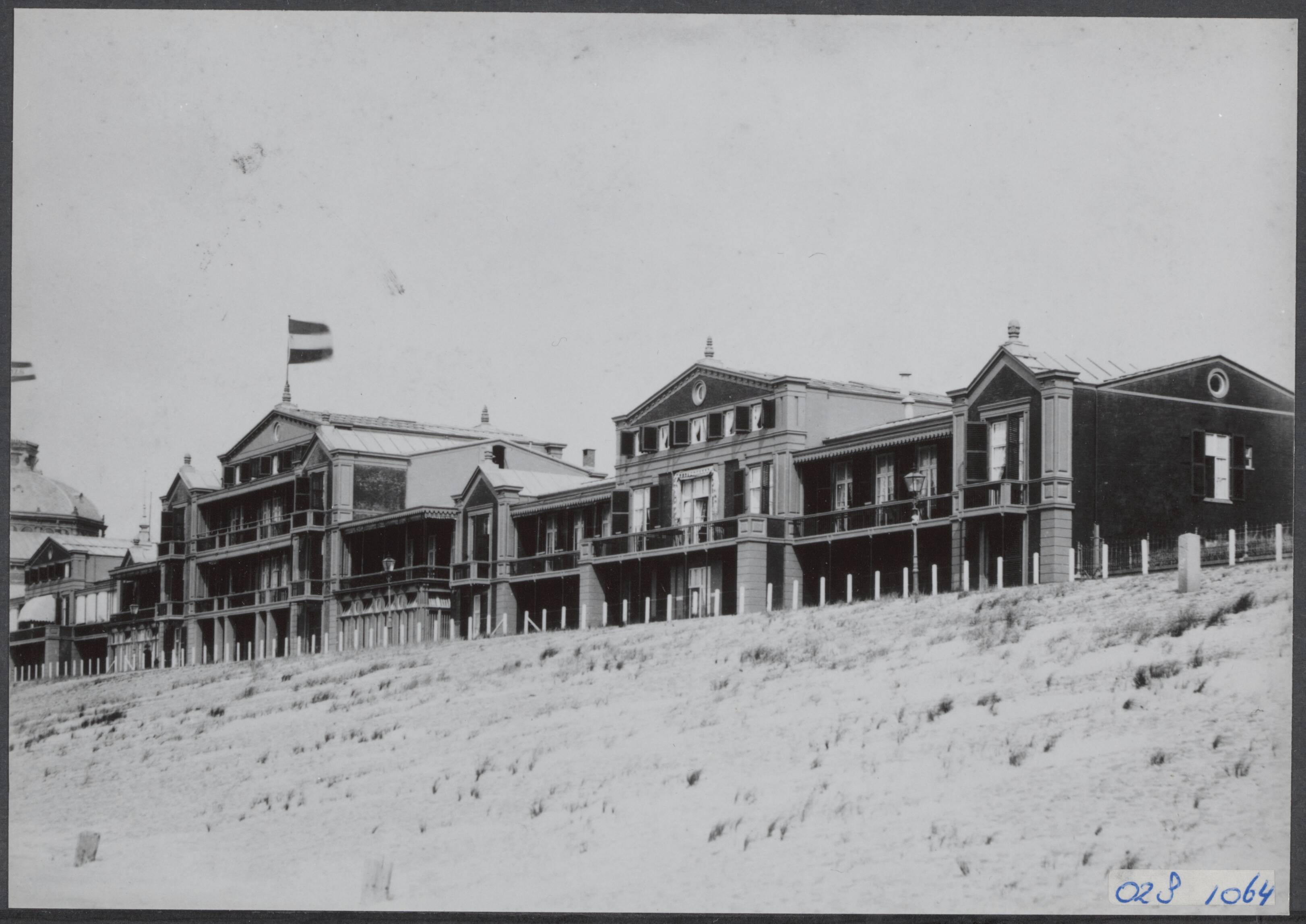 Fotocollectie Elsevier Binnenland — Grand Hotel te Scheveningen — Foto: Onbekend / Publiek Domein of Rechtenvrij. Licentie: Set B: Rechtenvrij / Publiek Domein. Bron: Nationaal Archief. http://hdl.handle.net/10648/addfaaa6-d0b4-102d-bcf8-003048976d84