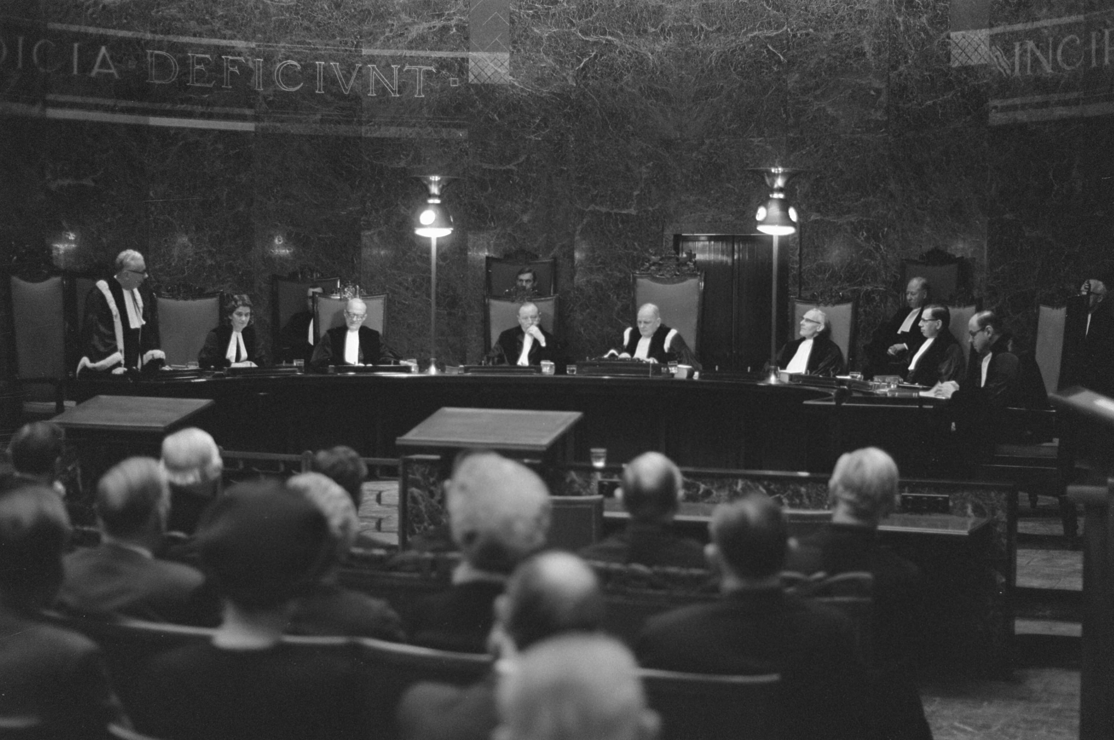 Fotocollectie Anefo — Nieuwe president van de Hoge Raad der Nederlanden geinstalleerd in Den Haag . De Hoge Raad — Foto: Evers, Joost / Anefo. Licentie: Set B: Rechtenvrij / Publiek Domein. Bron: Nationaal Archief. http://hdl.handle.net/10648/ab8981dc-d0b4-102d-bcf8-003048976d84