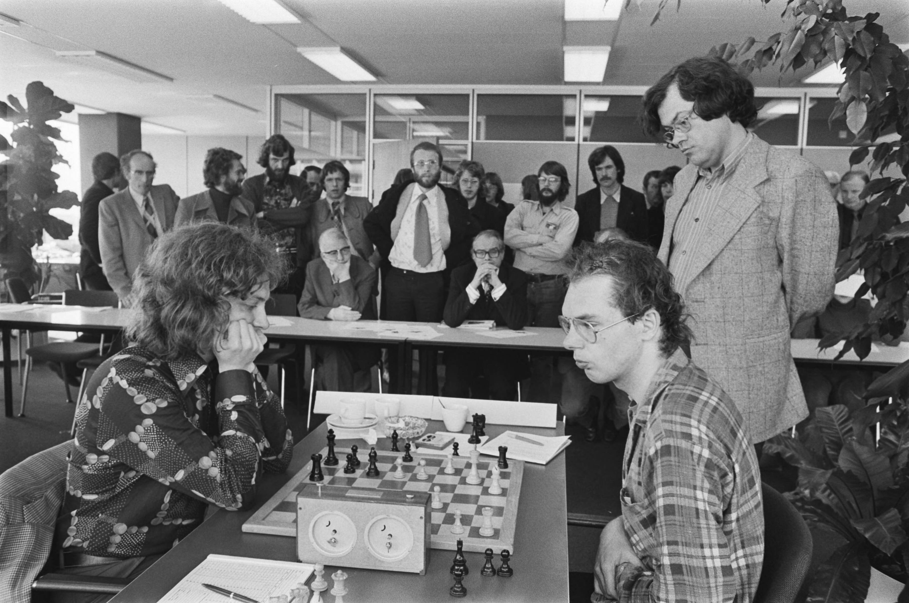 Fotocollectie Anefo — Nederlandse Schaakkampioenschappen Leeuwarden; Timman (links) tegen Baljen (rechts) — Foto: Mieremet, Rob / Anefo. Licentie: Set B: Rechtenvrij / Publiek Domein. Bron: Nationaal Archief. http://hdl.handle.net/10648/ac826f54-d0b4-102d-bcf8-003048976d84