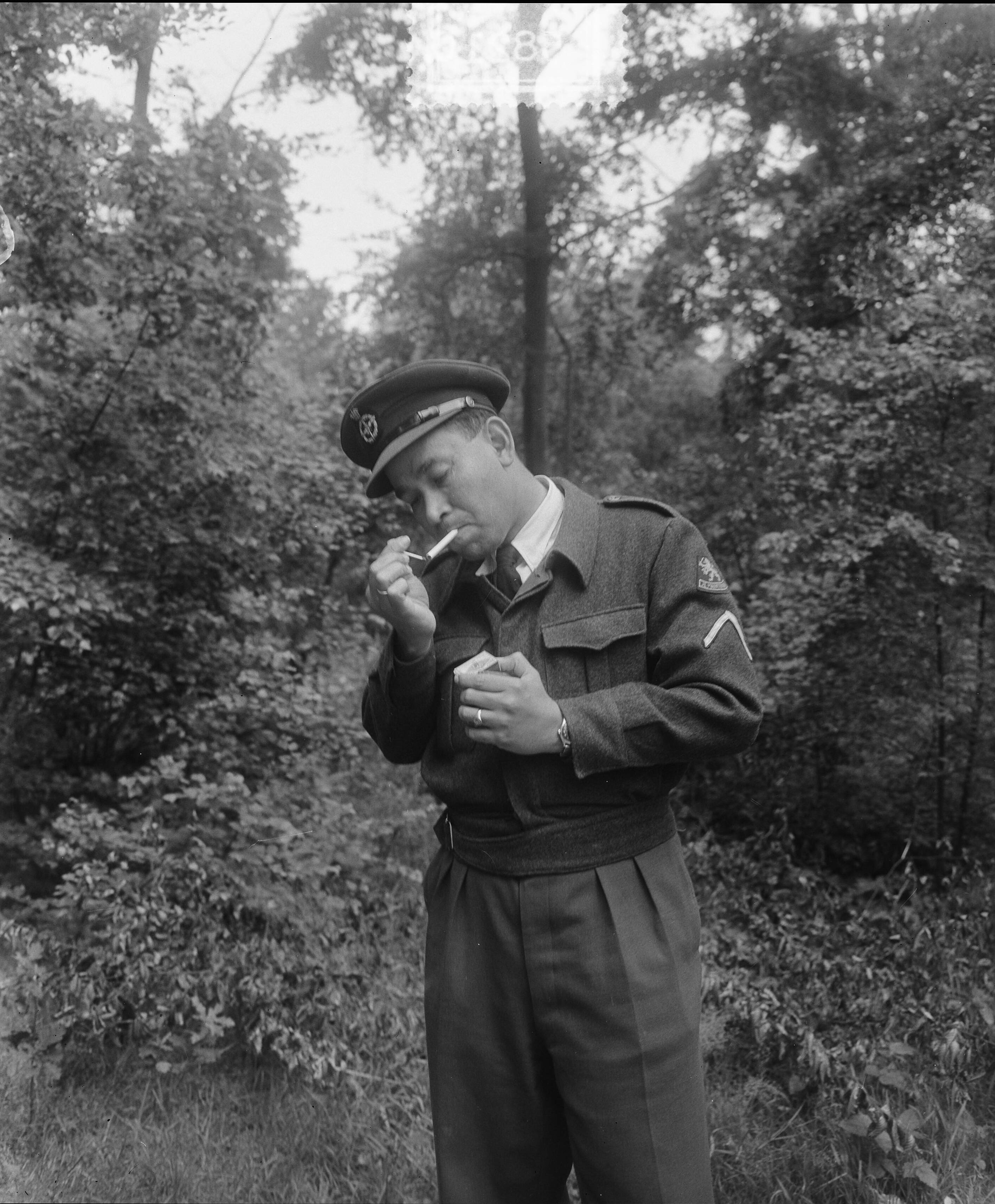 Fotocollectie Anefo — Sergeant Molemans — Foto: Pot, Harry / Anefo. Licentie: Set B: Rechtenvrij / Publiek Domein. Bron: Nationaal Archief. http://hdl.handle.net/10648/a90f0724-d0b4-102d-bcf8-003048976d84