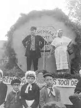 Fotocollectie Anefo — Traditionele kaasmarkt te Bodegraven — Foto: Pot, Harry / Anefo. Licentie: Set B: Rechtenvrij / Publiek Domein. Bron: Nationaal Archief. http://hdl.handle.net/10648/a9843cce-d0b4-102d-bcf8-003048976d84